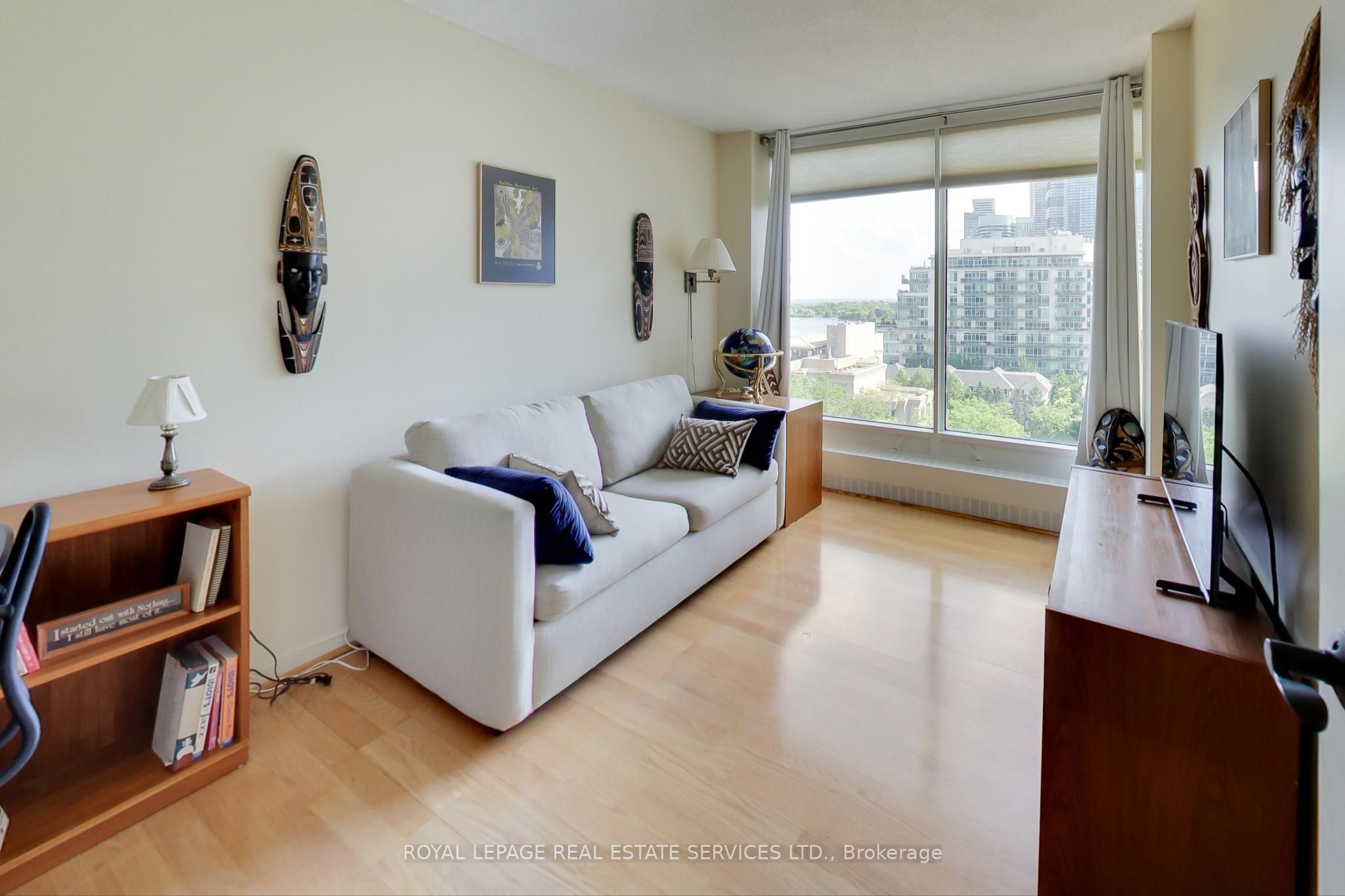 #904 - 2045 Lake Shore Boulevard Property Photo 12
