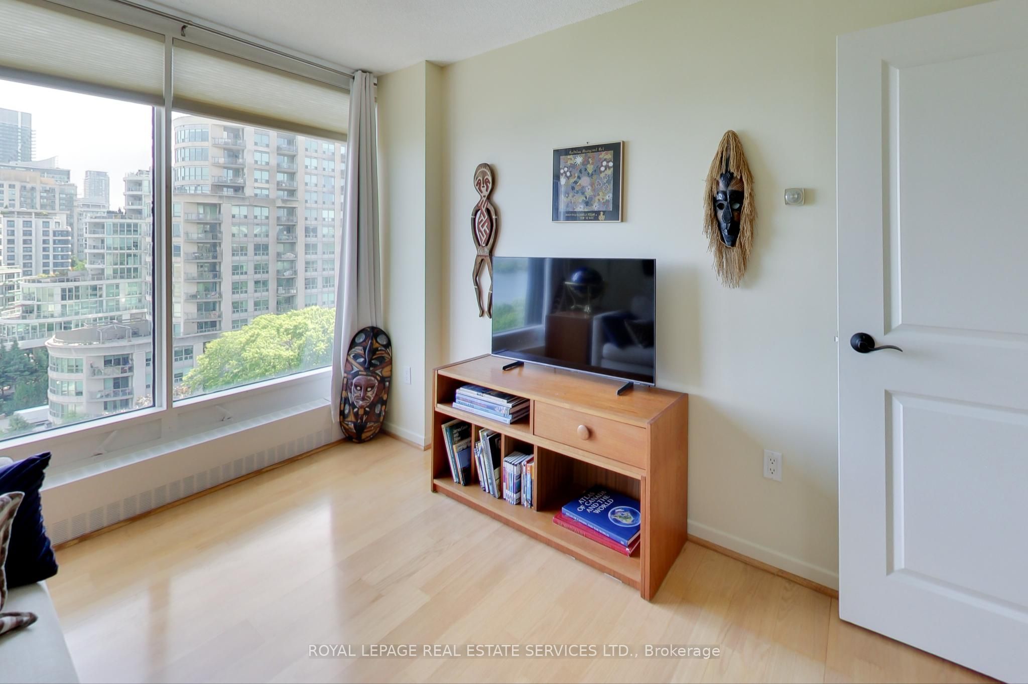 #904 - 2045 Lake Shore Boulevard Property Photo 13