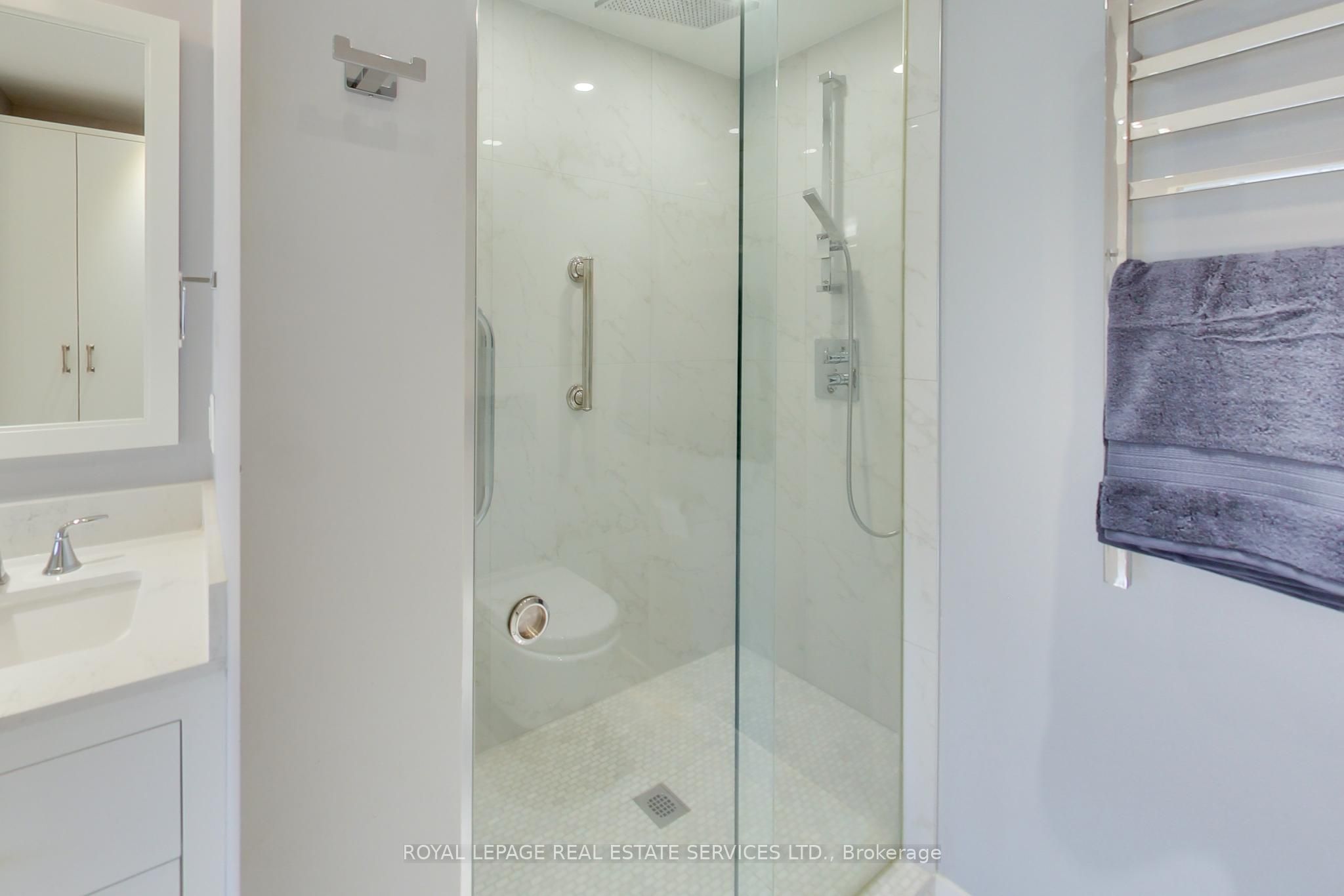 #904 - 2045 Lake Shore Boulevard Property Photo 15
