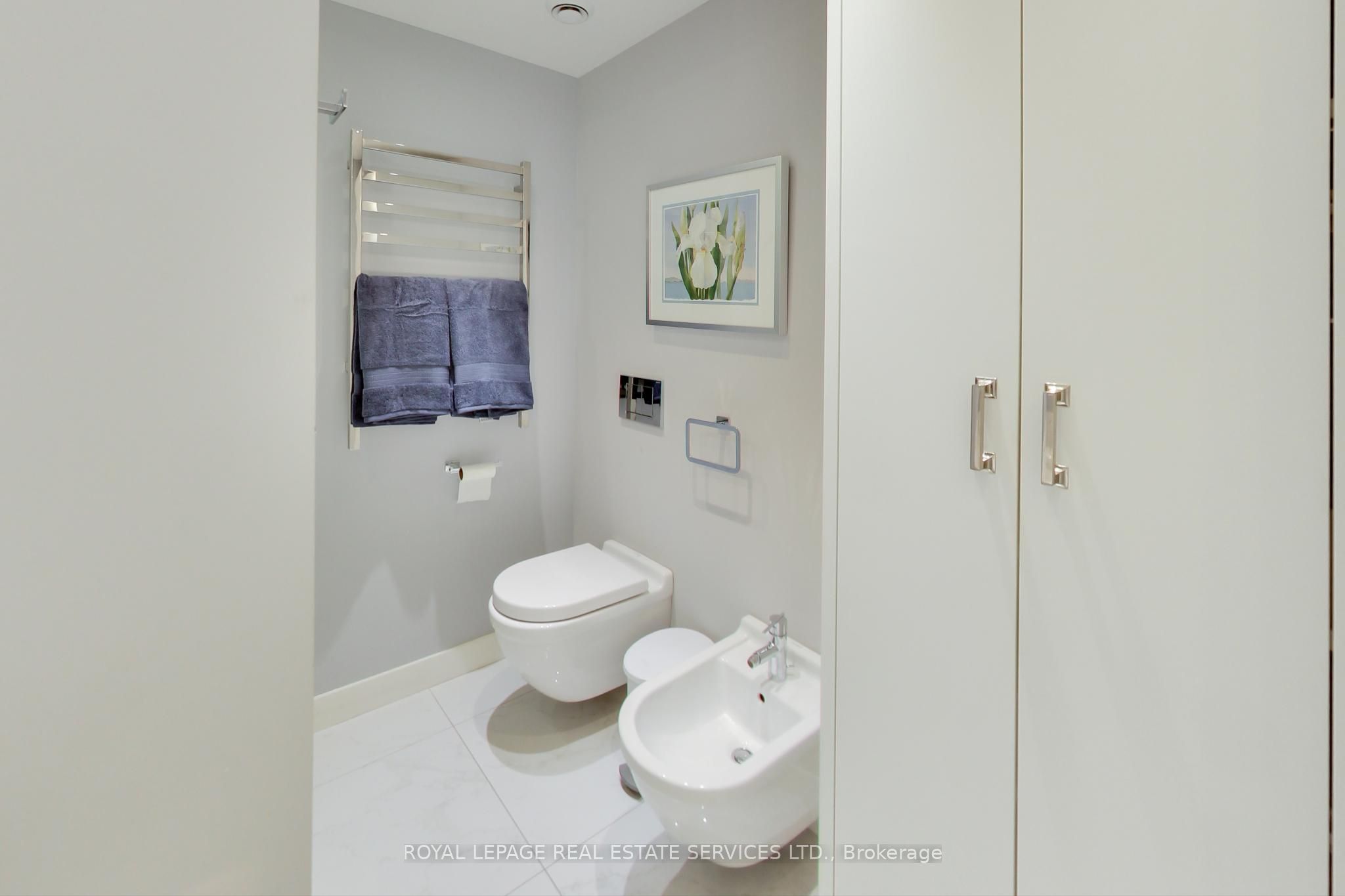 #904 - 2045 Lake Shore Boulevard Property Photo 16