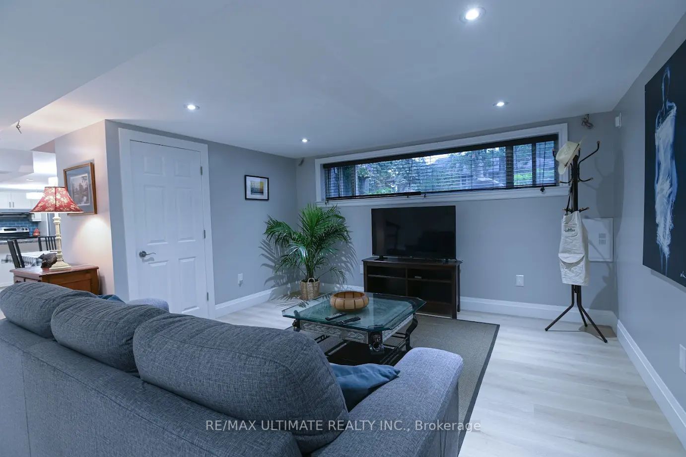2 Beaverbrook Avenue Property Photo 32