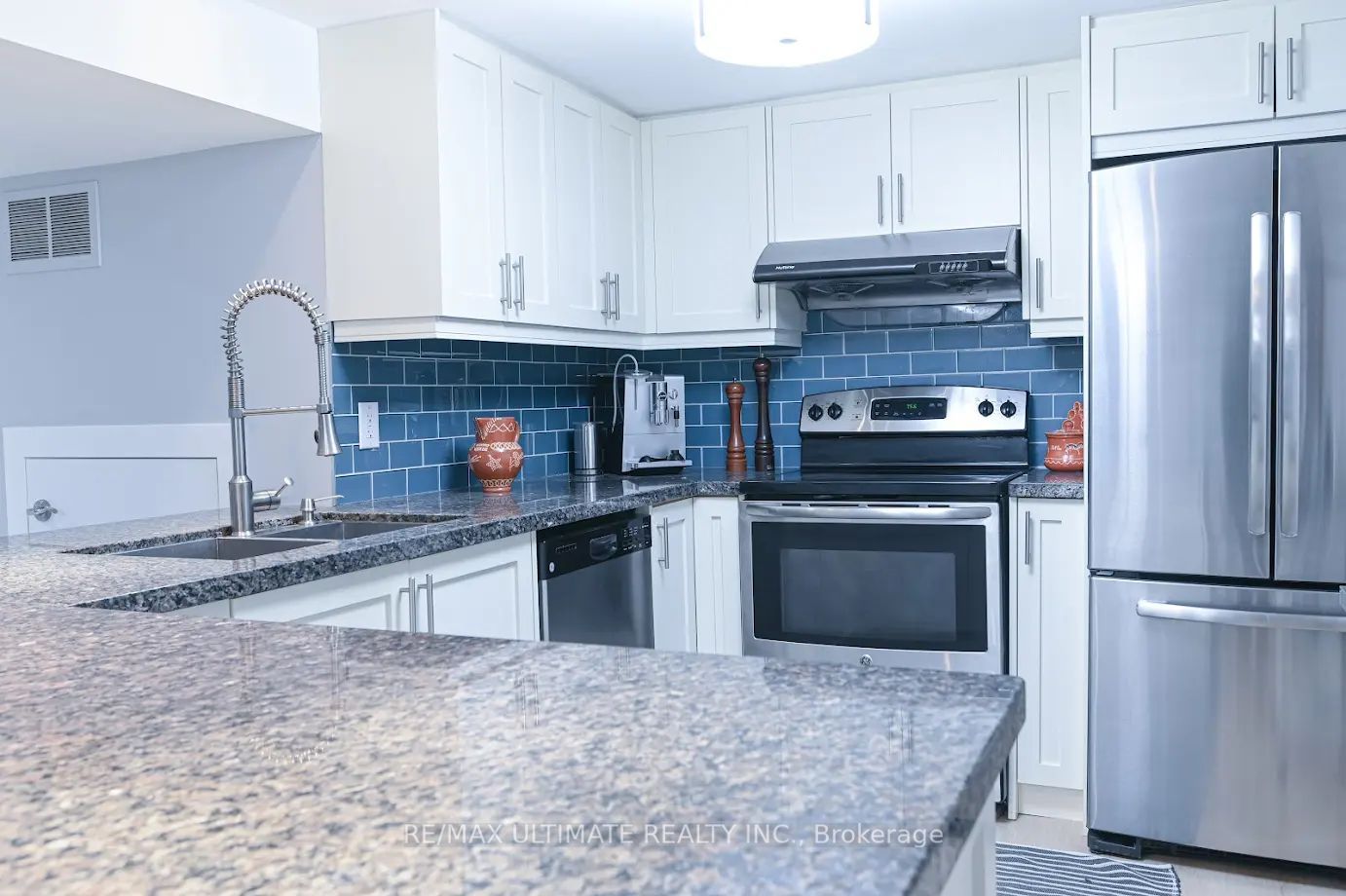 2 Beaverbrook Avenue Property Photo 35