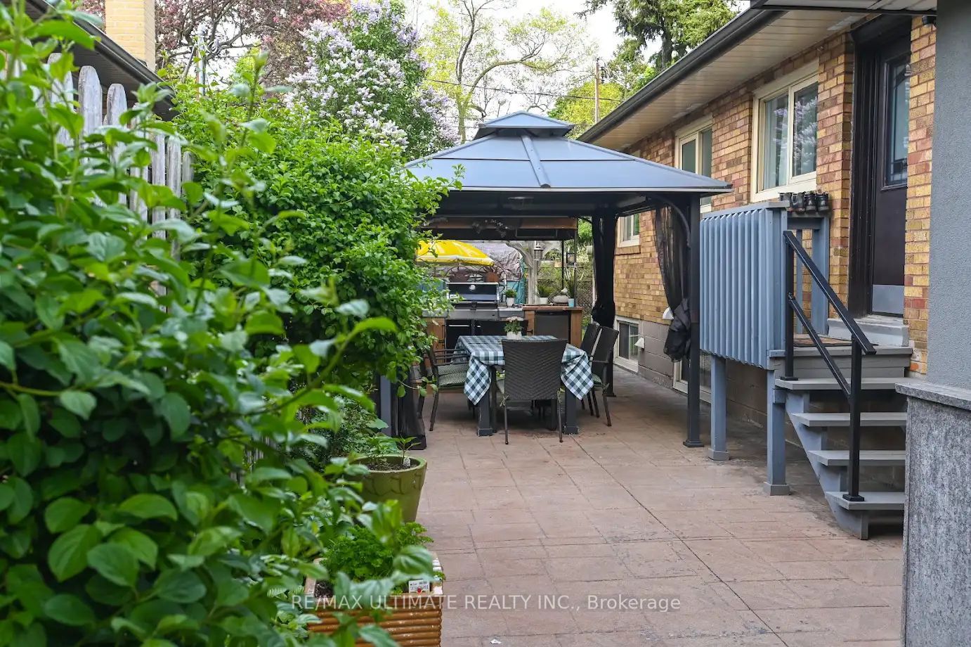 2 Beaverbrook Avenue Property Photo 39