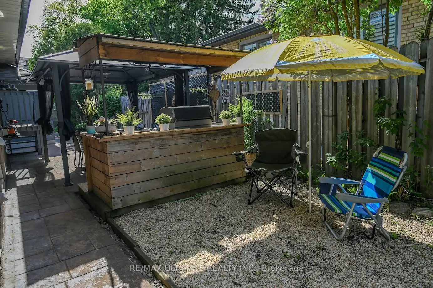 2 Beaverbrook Avenue Property Photo 44