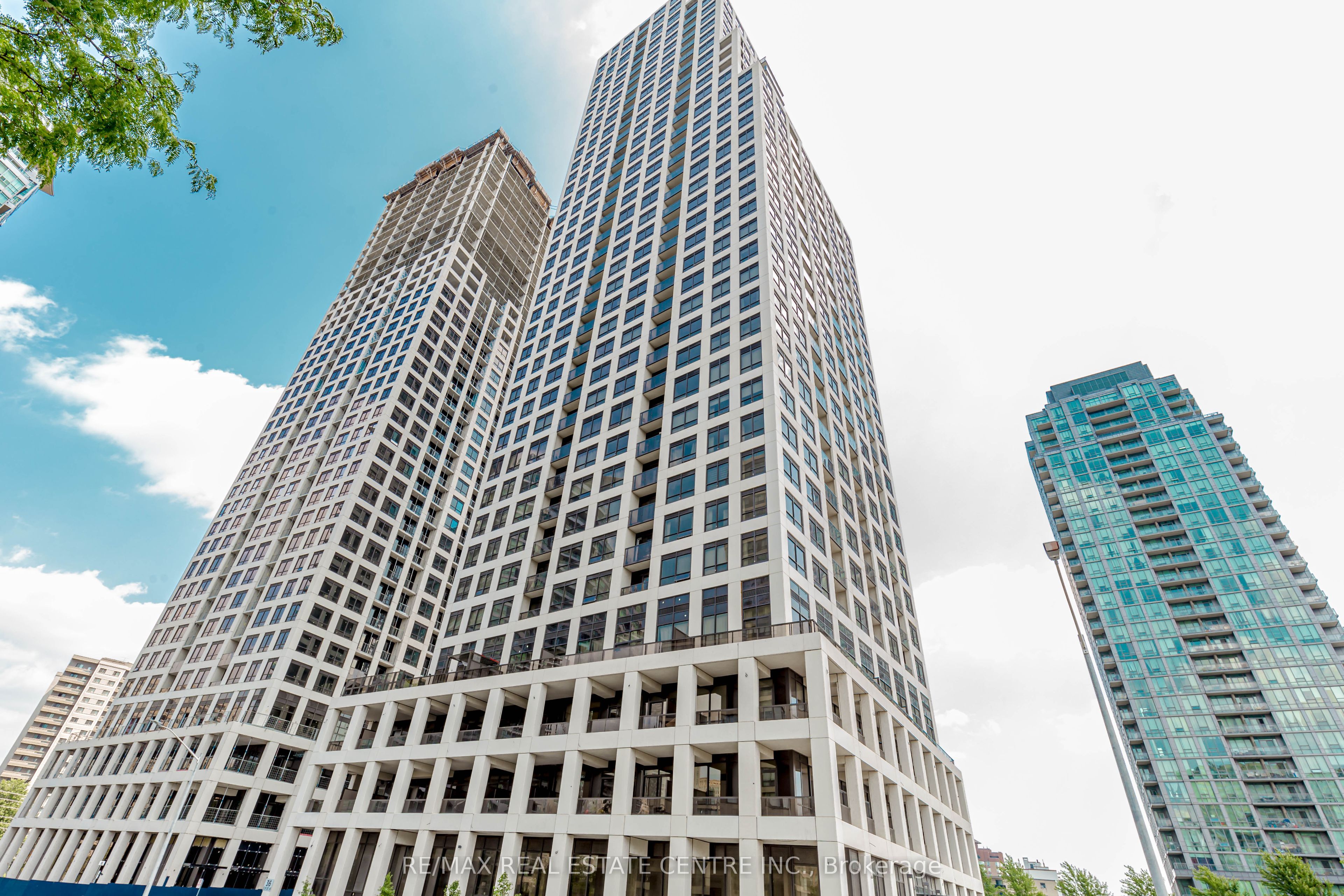 36 ELM Drive 2504 Property Photo 1