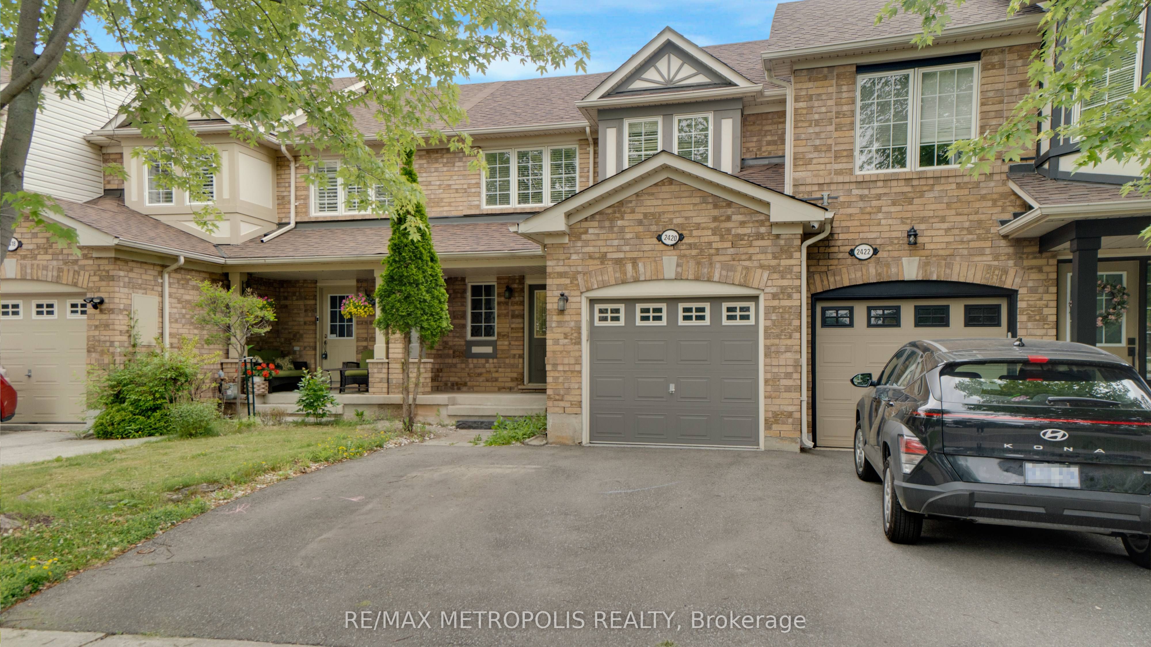 2420 Baintree Crescent Property Photo 3