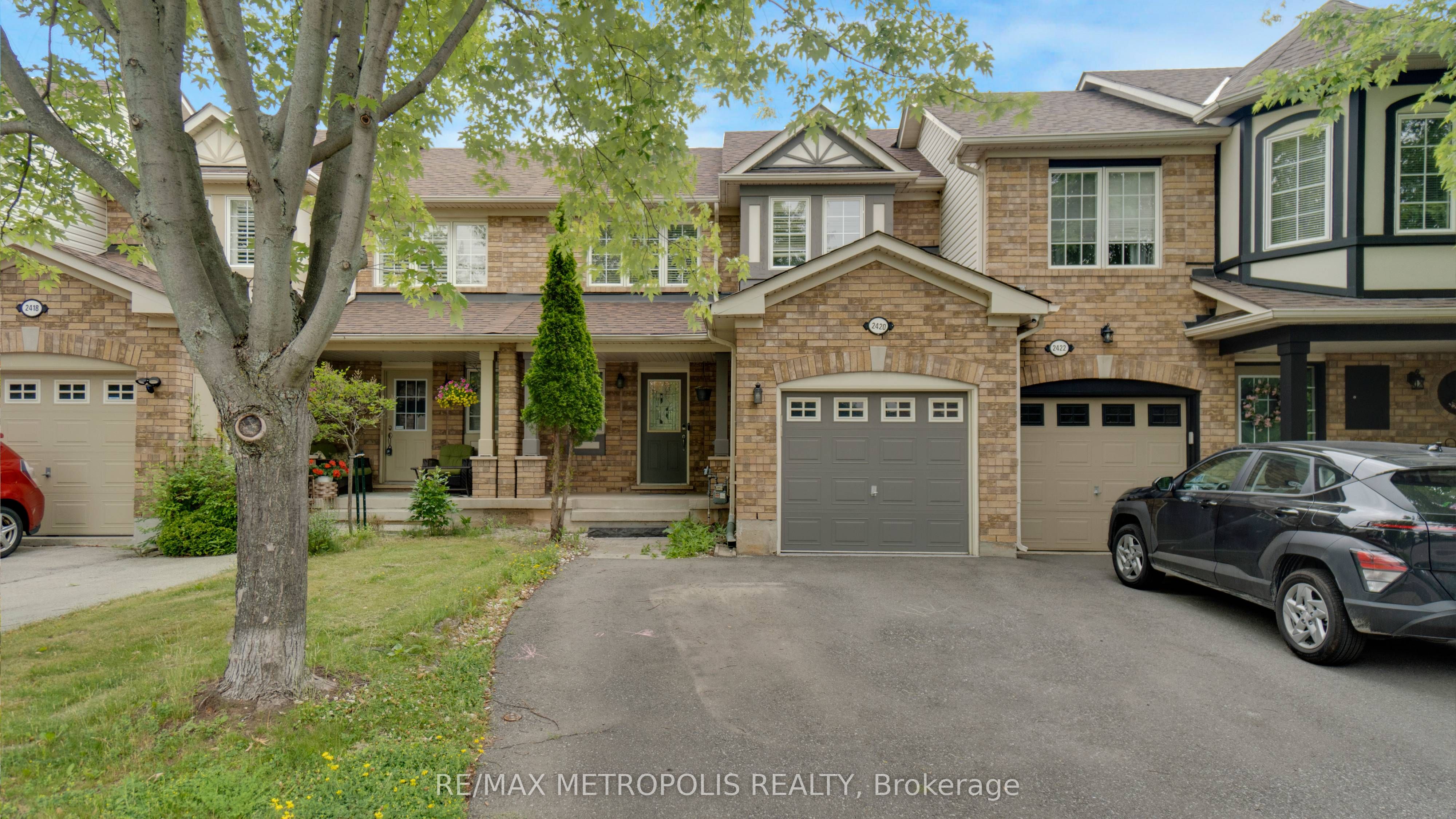 2420 Baintree Crescent Property Photo 4