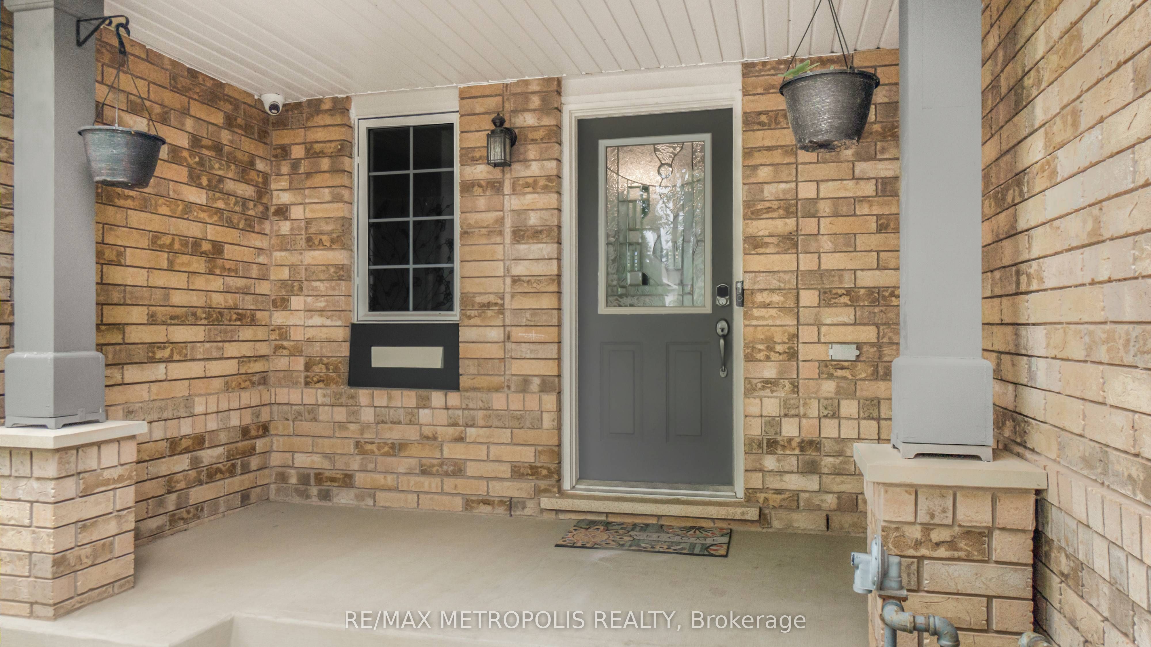 2420 Baintree Crescent Property Photo 6