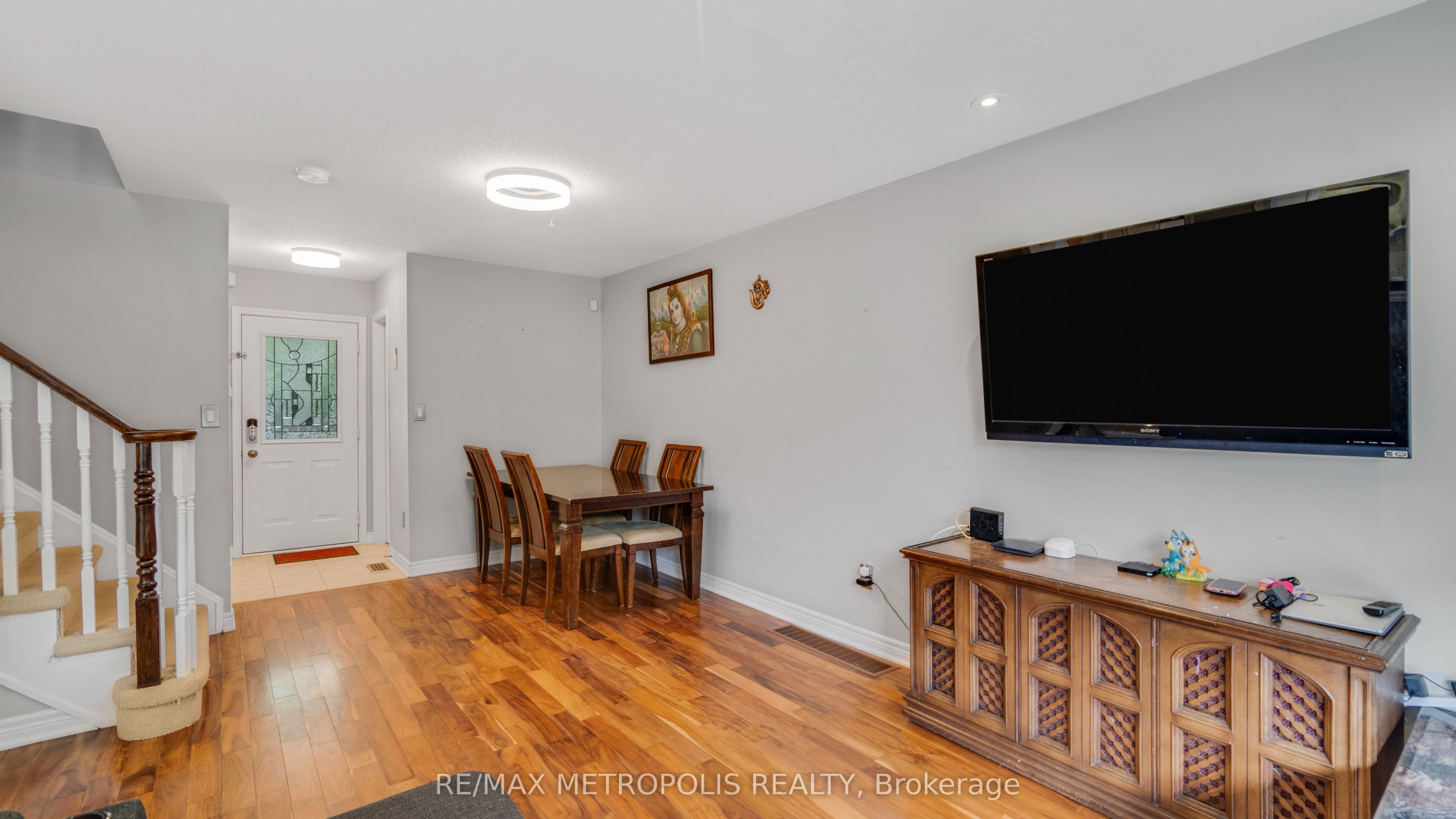 2420 Baintree Crescent Property Photo 11