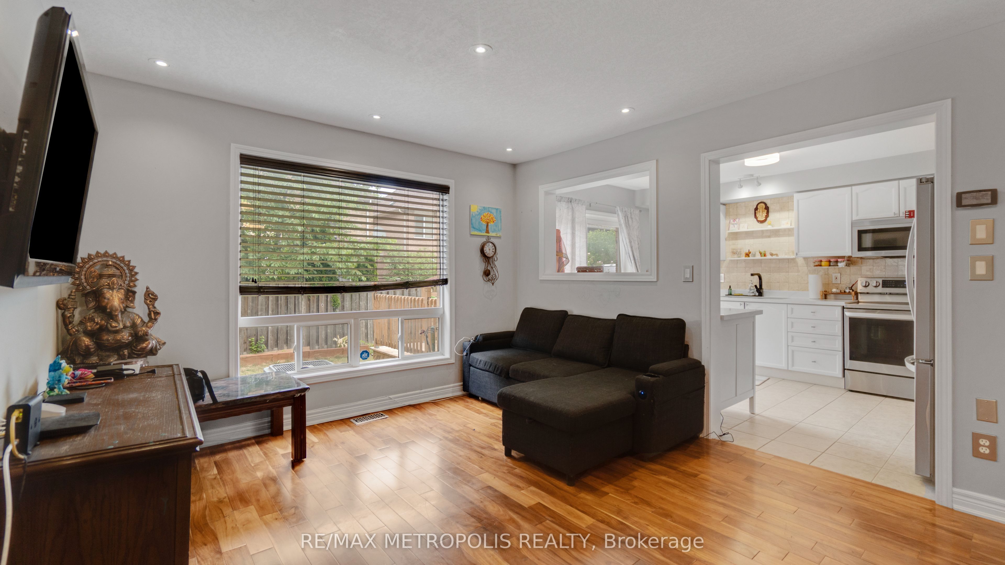 2420 Baintree Crescent Property Photo 14