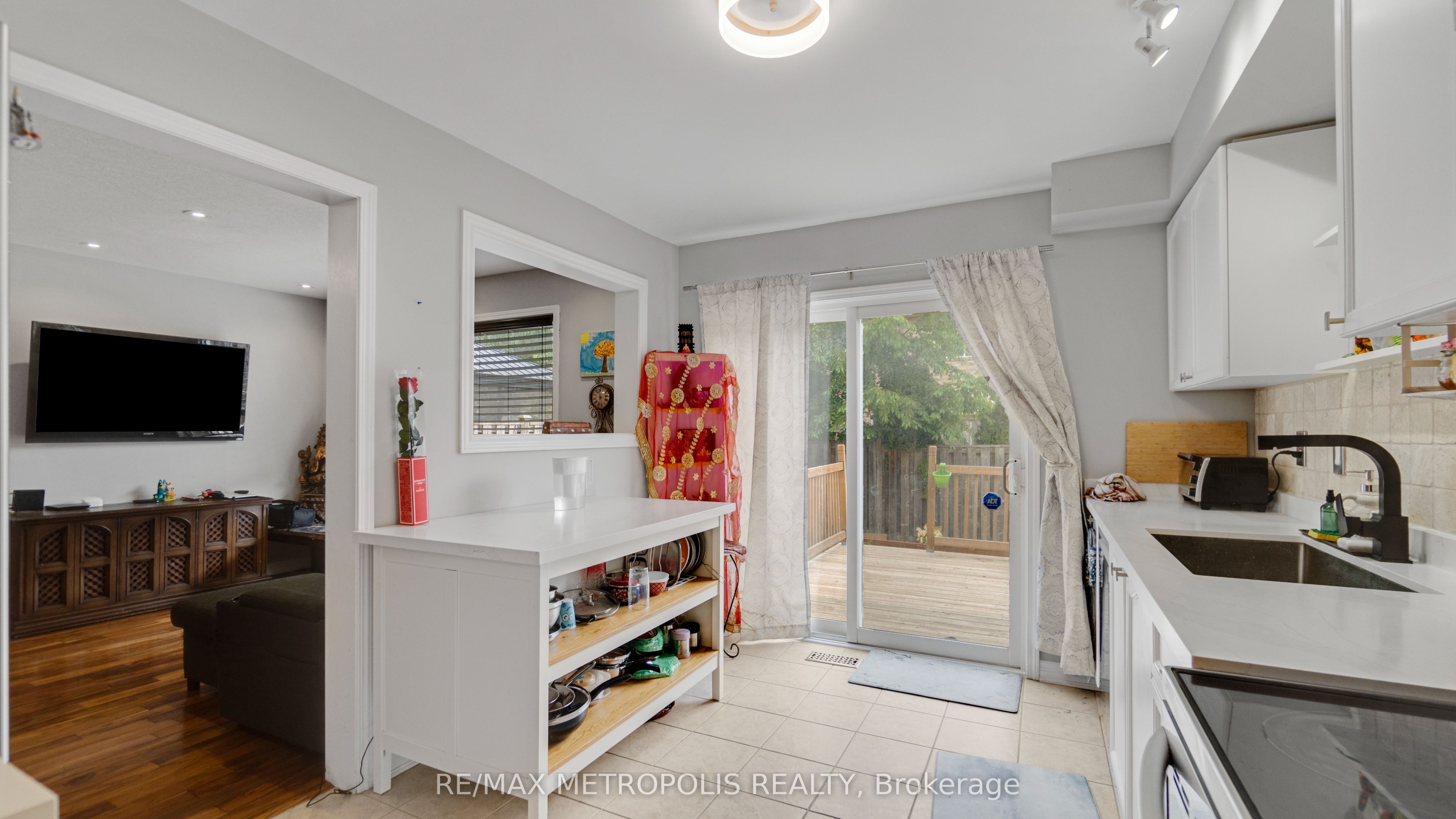 2420 Baintree Crescent Property Photo 18