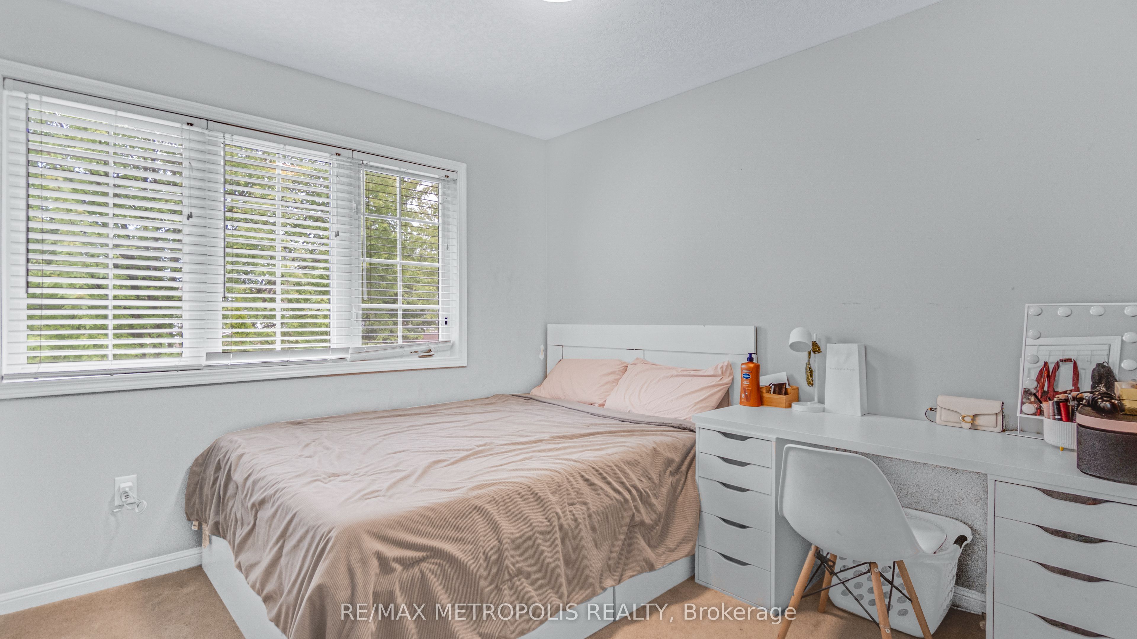 2420 Baintree Crescent Property Photo 24