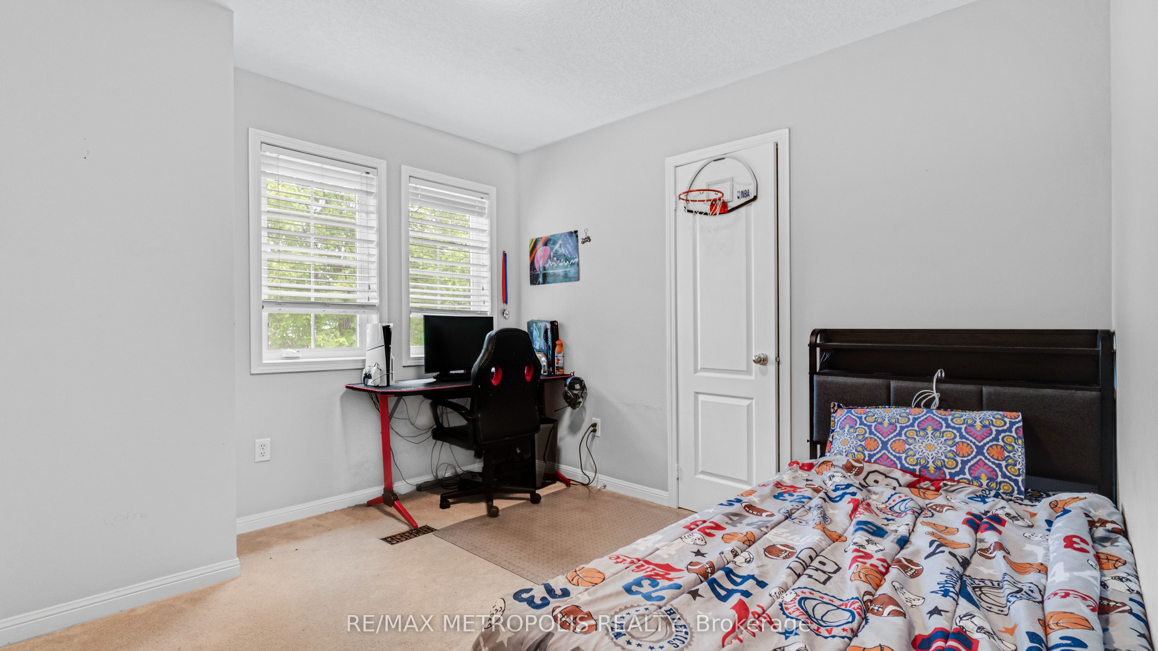 2420 Baintree Crescent Property Photo 26