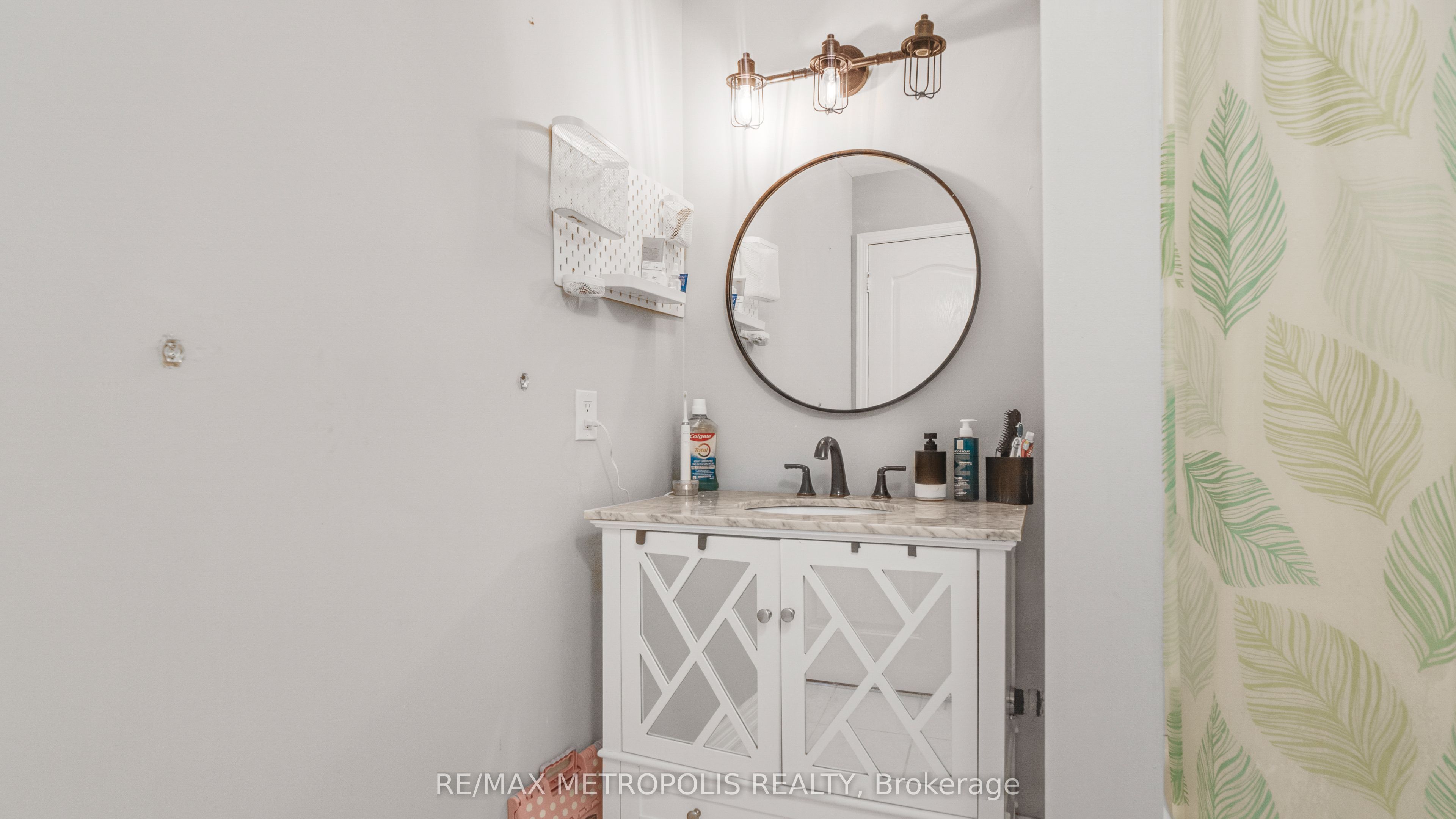 2420 Baintree Crescent Property Photo 28
