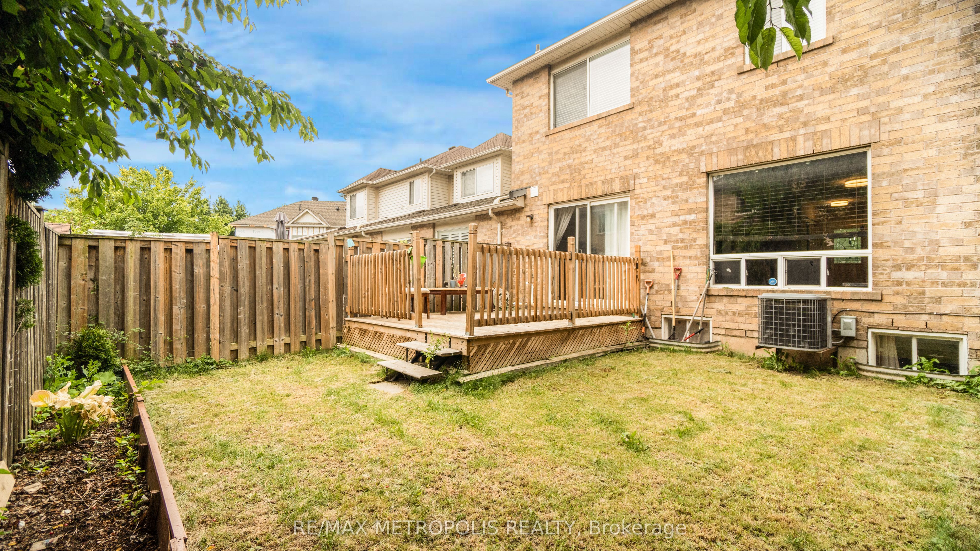 2420 Baintree Crescent Property Photo 32