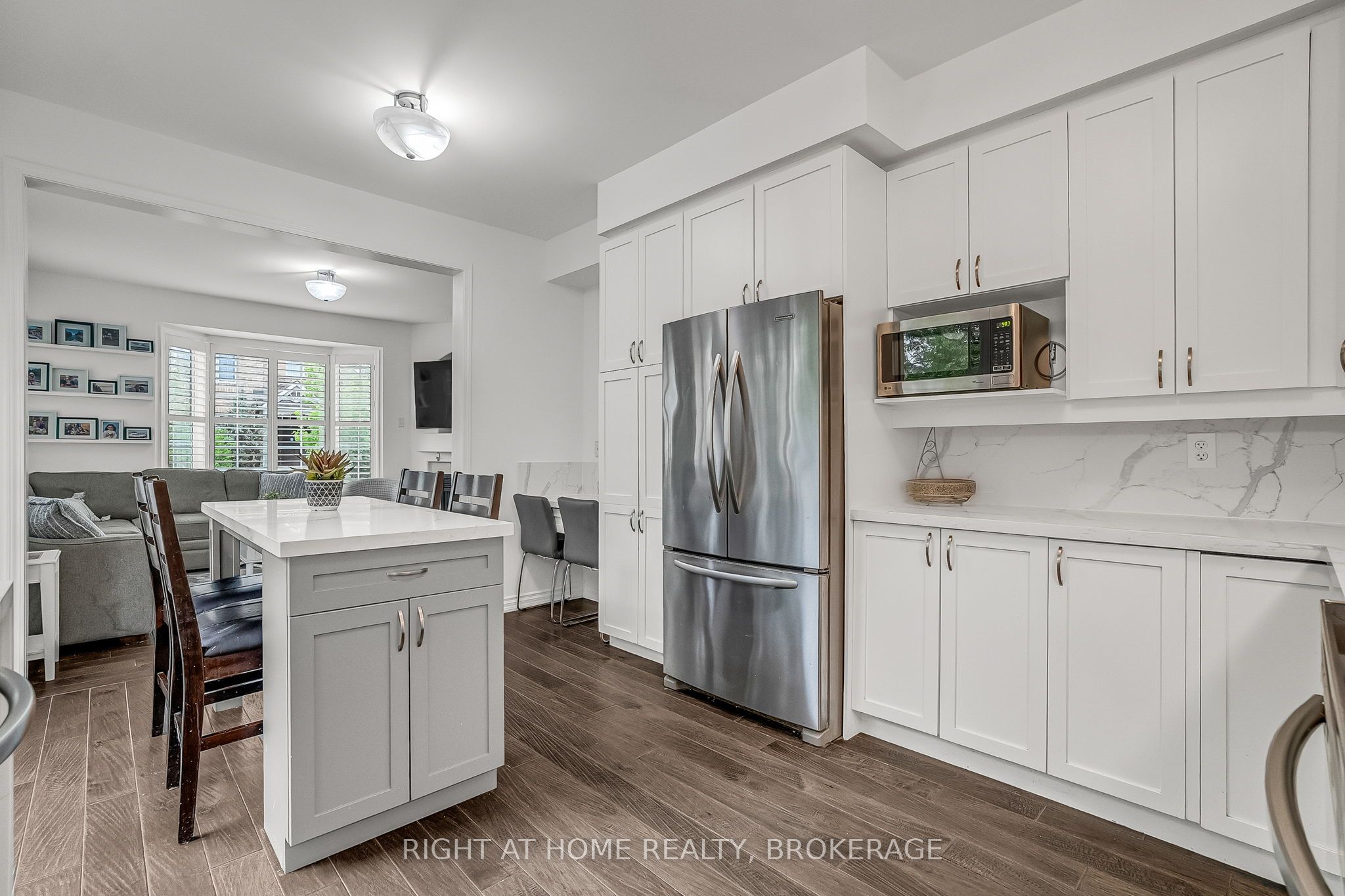 928 Lancaster Boulevard Property Photo 8