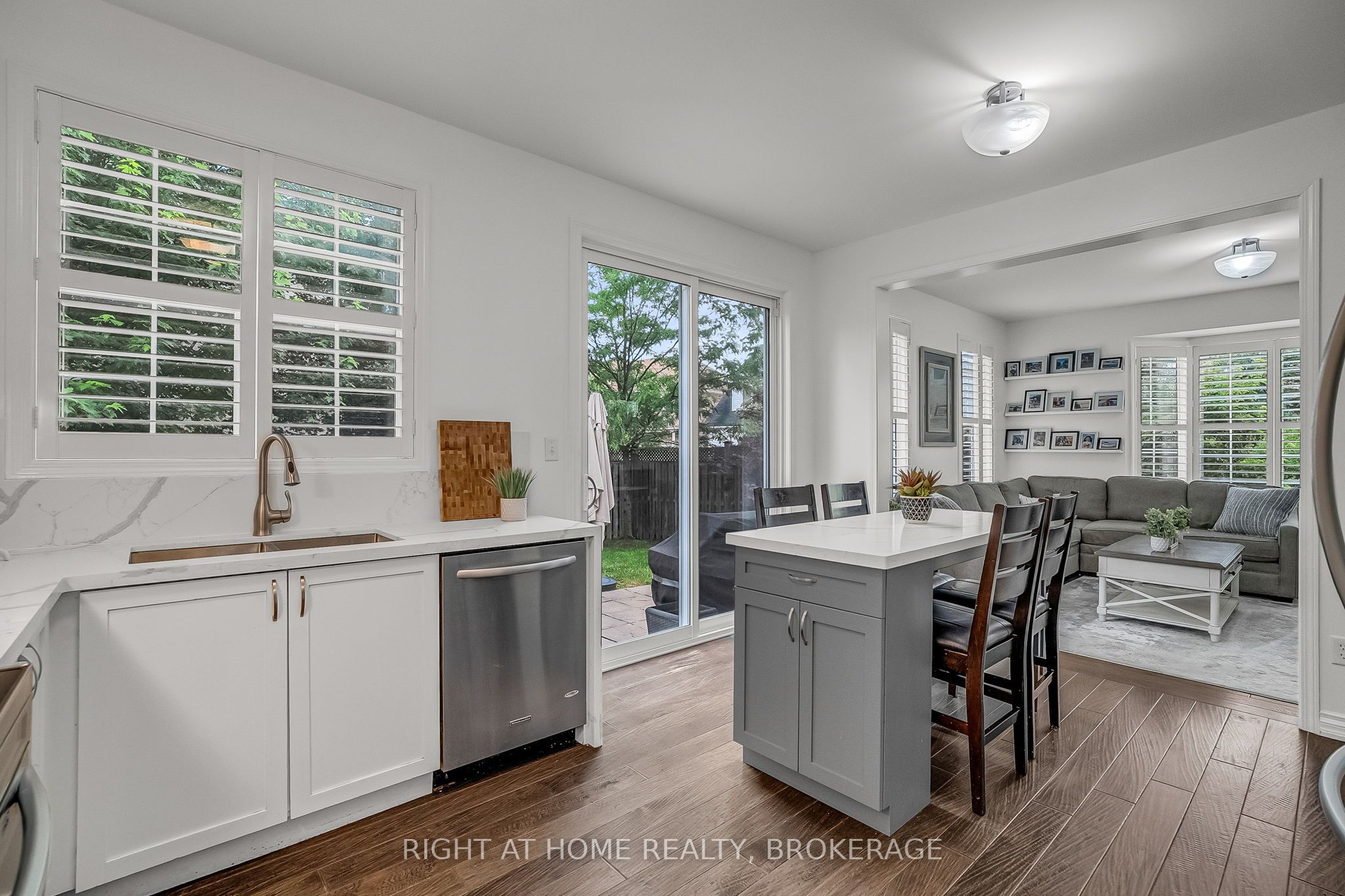 928 Lancaster Boulevard Property Photo 9