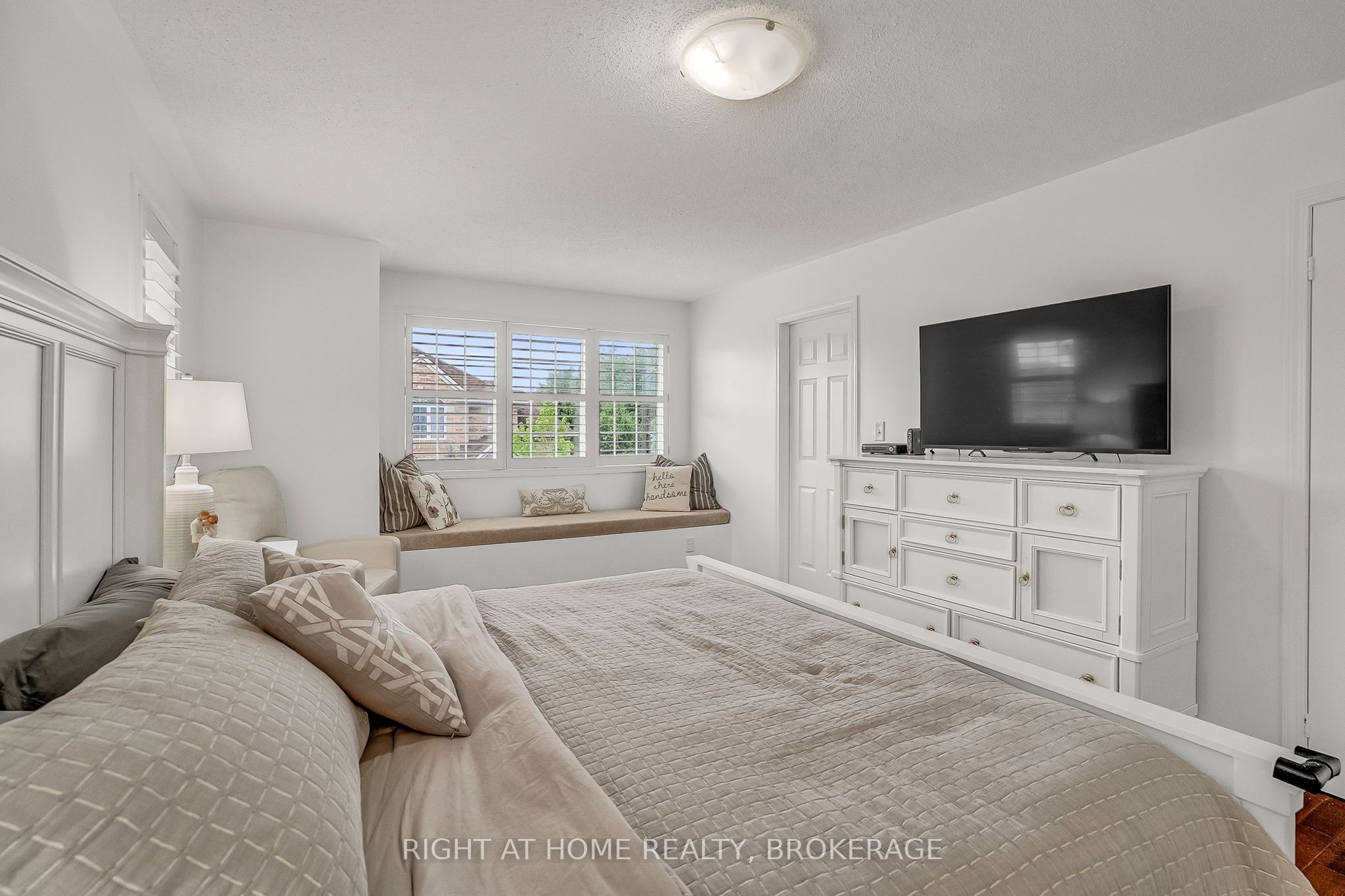 928 Lancaster Boulevard Property Photo 27