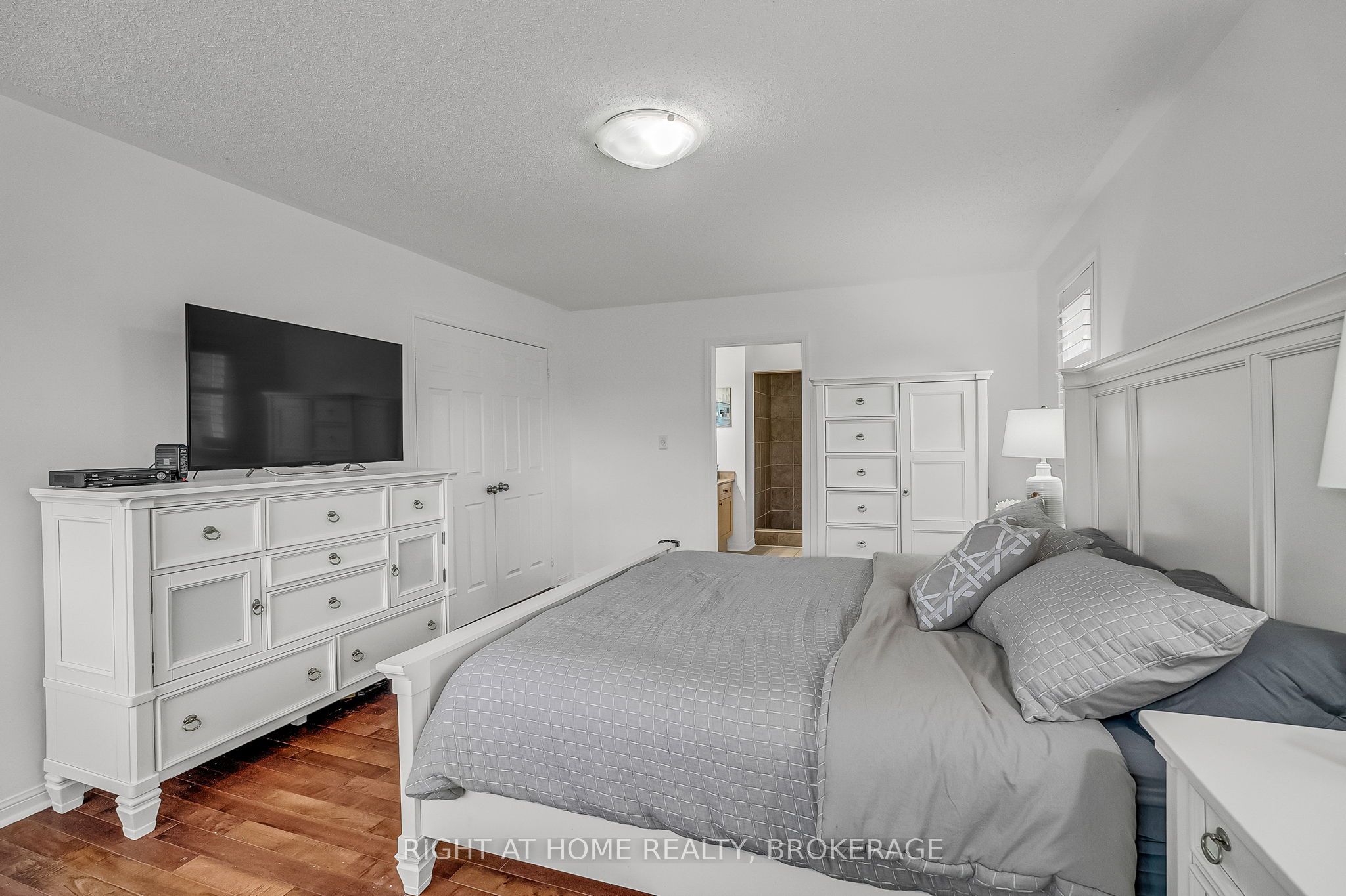 928 Lancaster Boulevard Property Photo 29