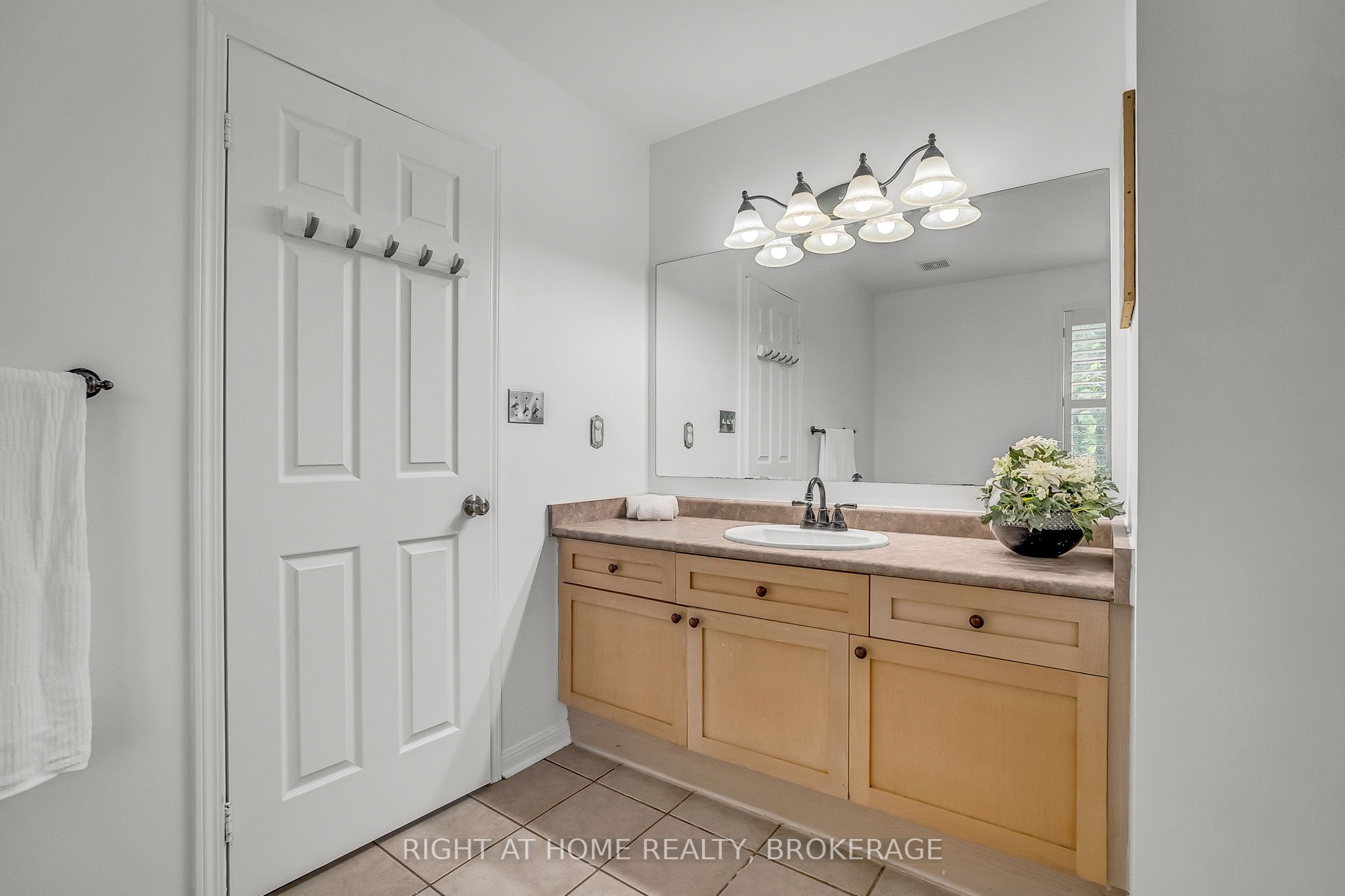 928 Lancaster Boulevard Property Photo 31
