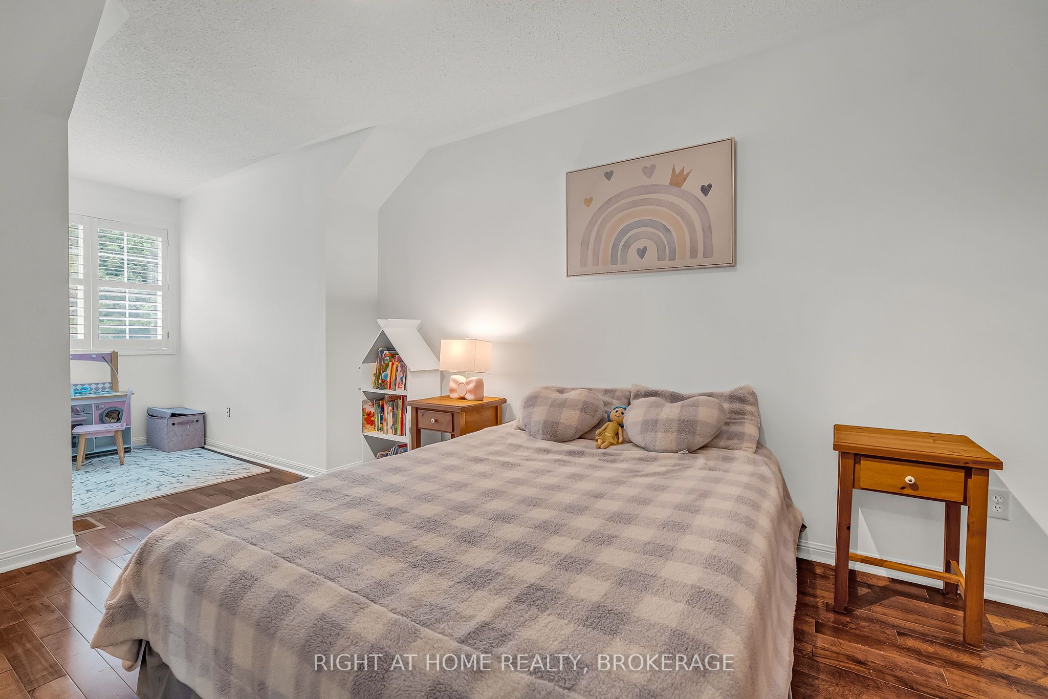 928 Lancaster Boulevard Property Photo 36