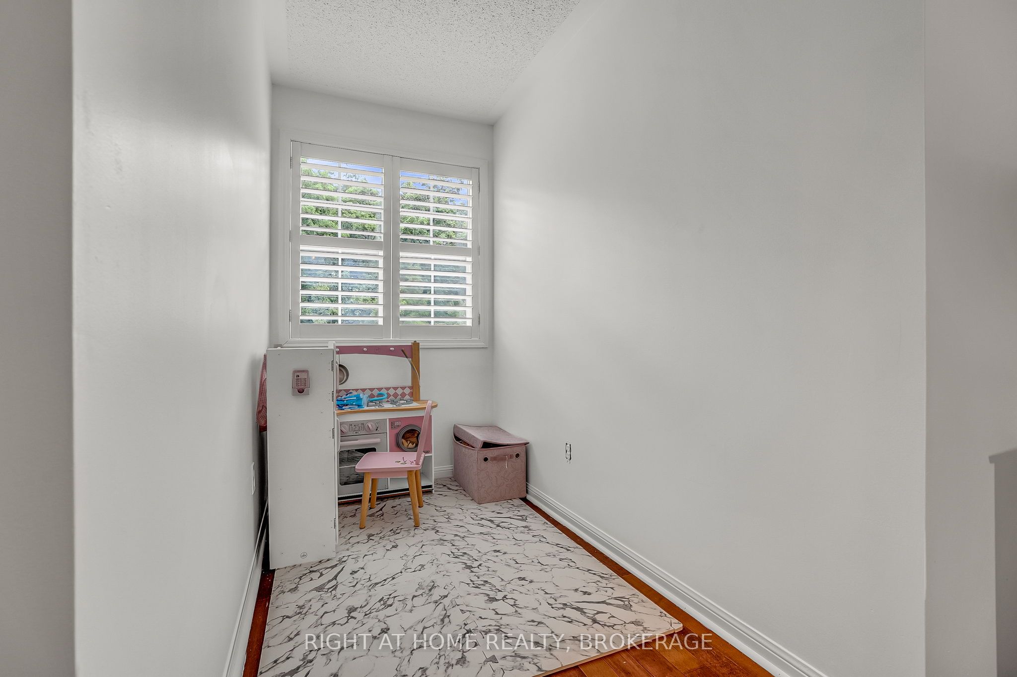 928 Lancaster Boulevard Property Photo 39