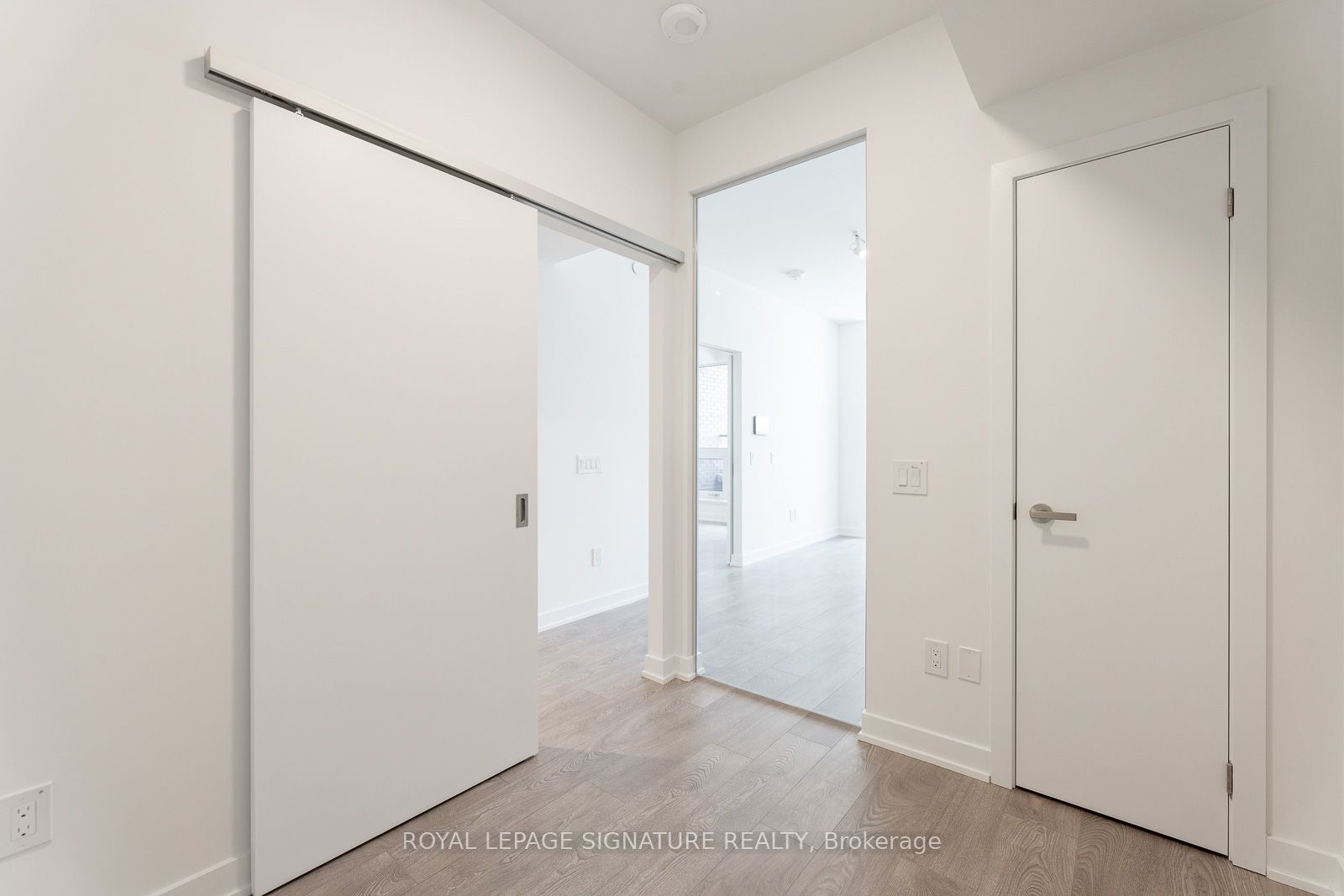 28 Ann Street 215 Property Photo 6