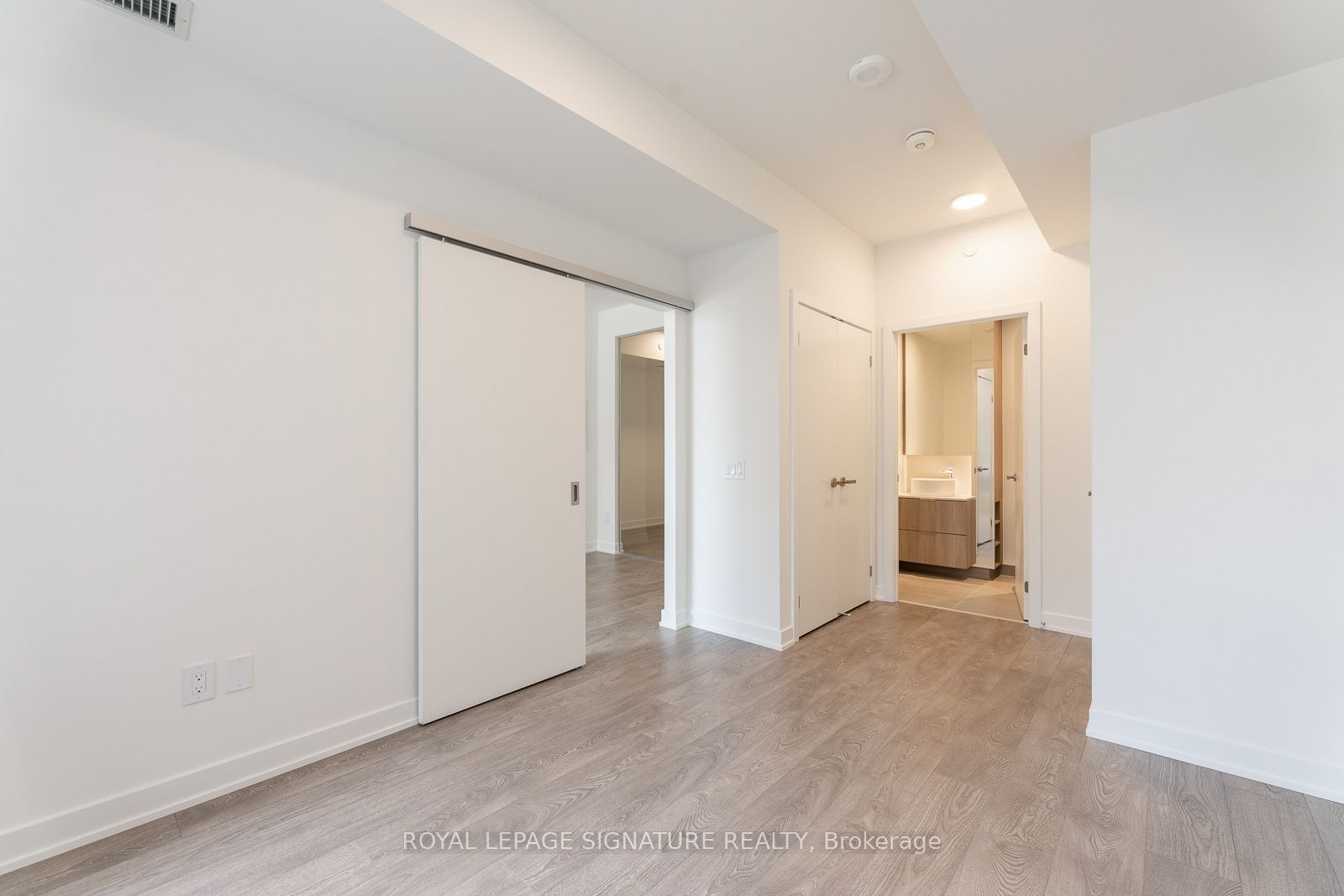 28 Ann Street 215 Property Photo 17