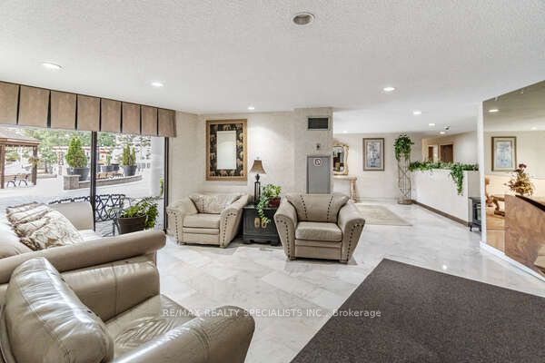 #1602 - 3695 Kaneff Crescent Property Photo 5