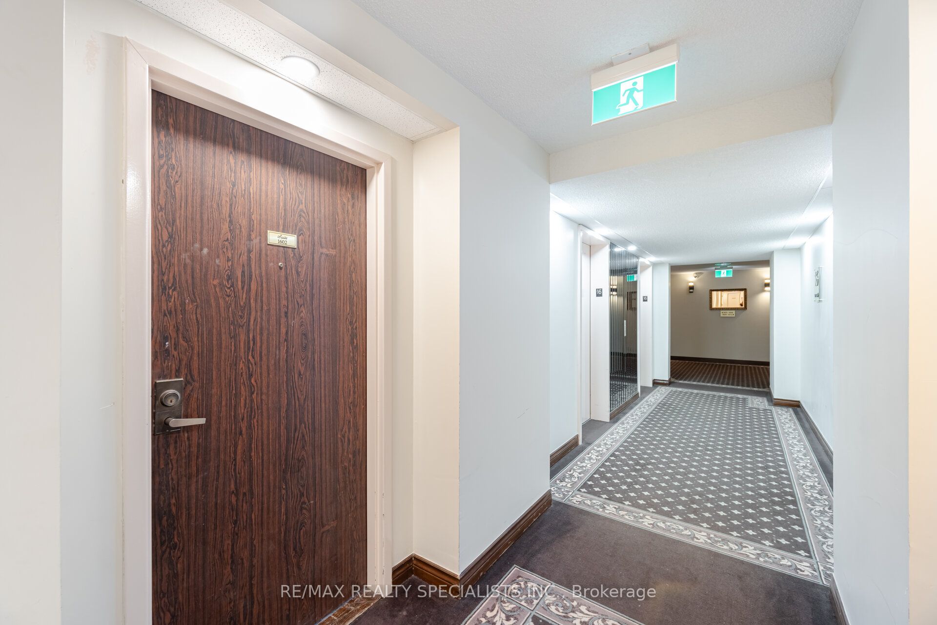 #1602 - 3695 Kaneff Crescent Property Photo 8