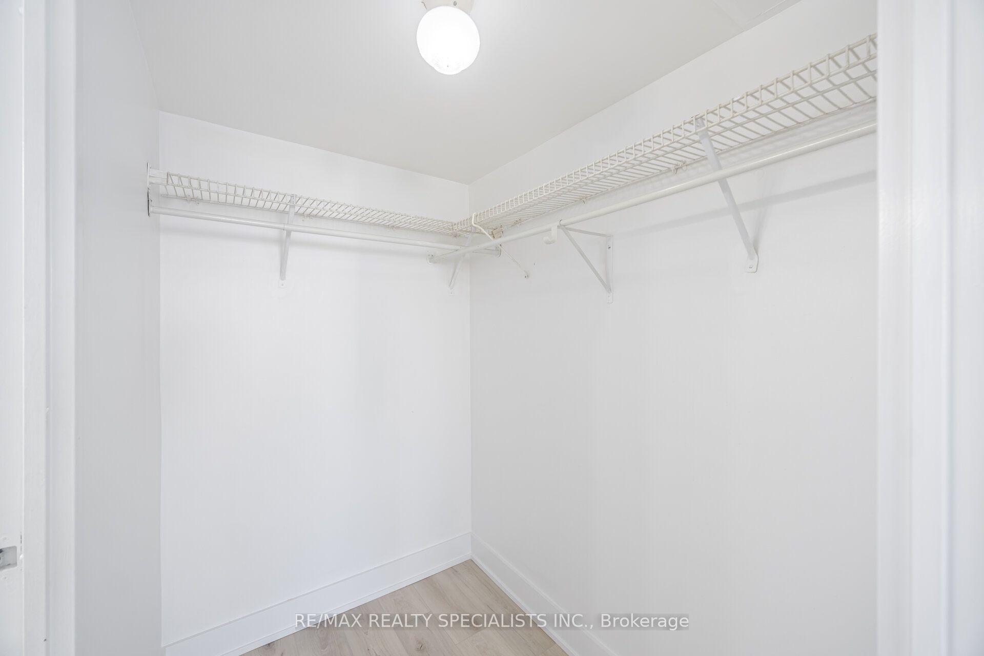 #1602 - 3695 Kaneff Crescent Property Photo 22