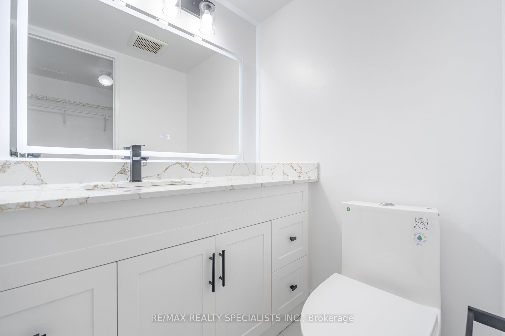 #1602 - 3695 Kaneff Crescent Property Photo 23