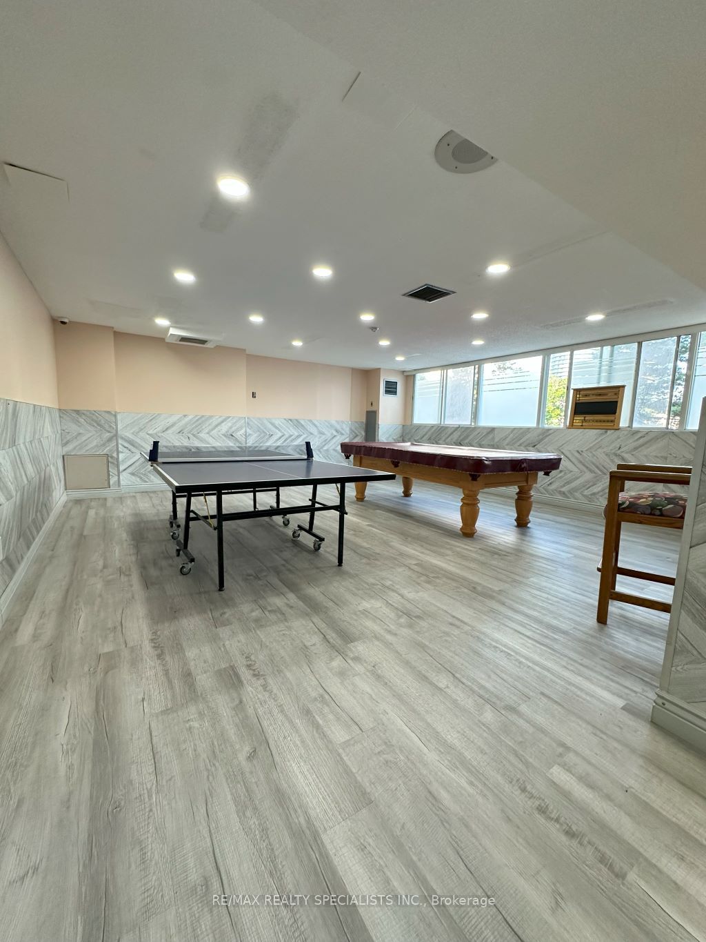 #1602 - 3695 Kaneff Crescent Property Photo 31