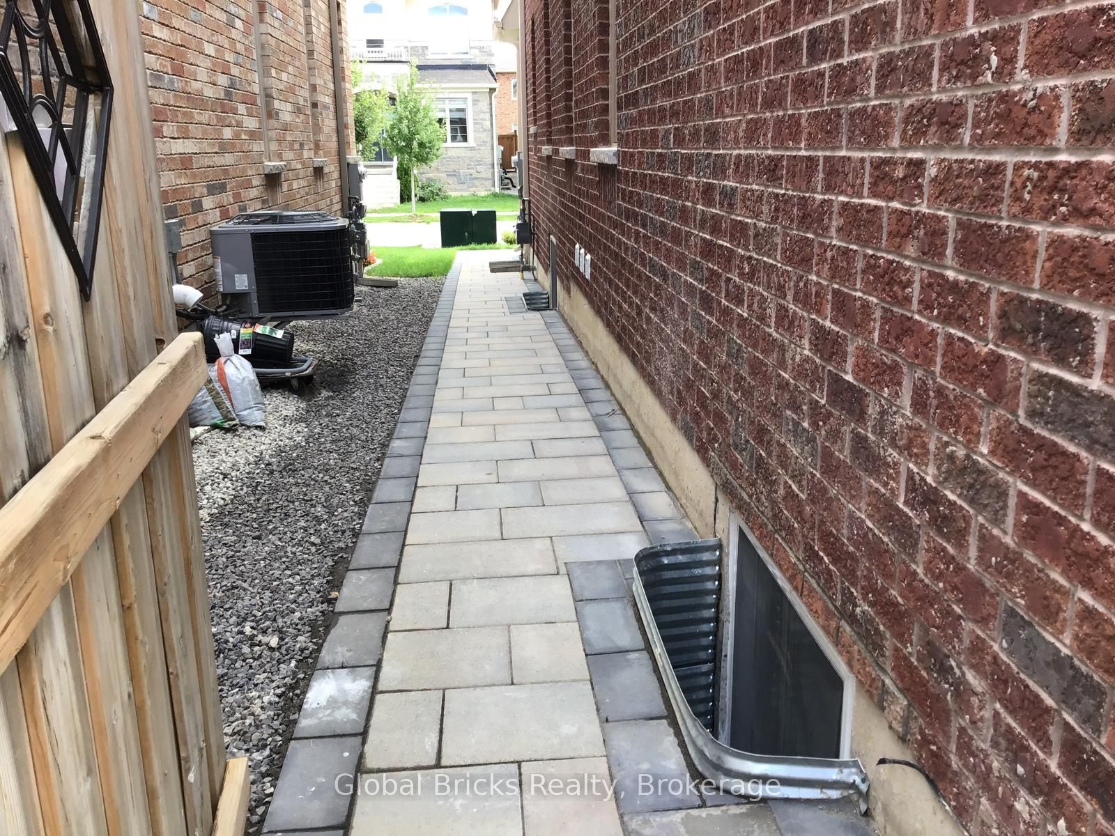 1518 Mendelson Hts Property Photo 9