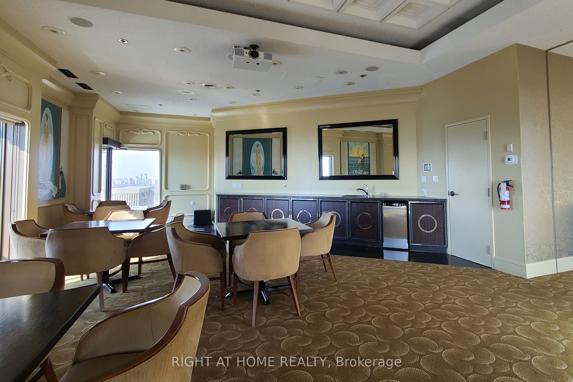 2045 Lake Shore Boulevard W 507 Property Photo 12