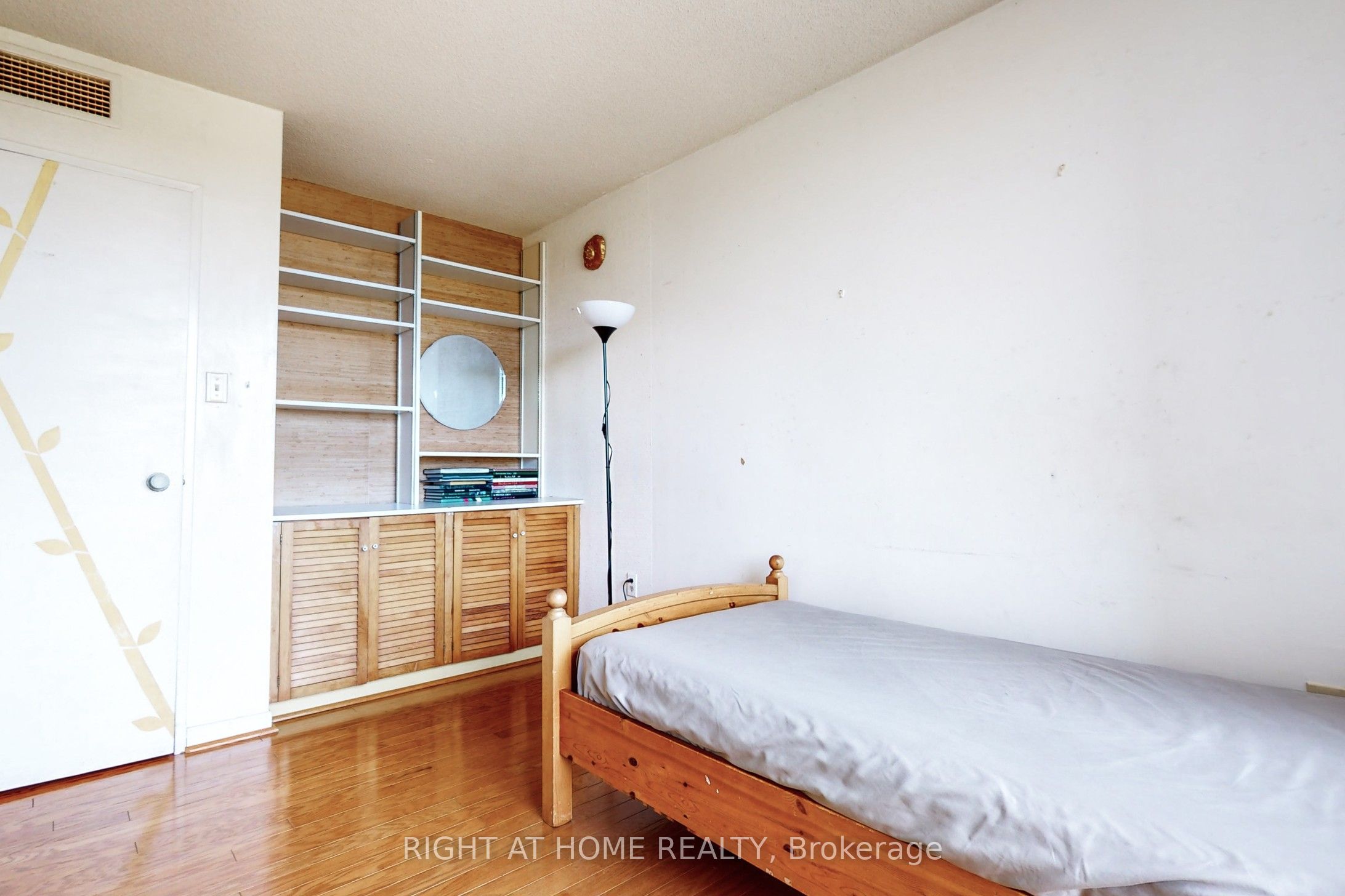 2045 Lake Shore Boulevard W 507 Property Photo 19