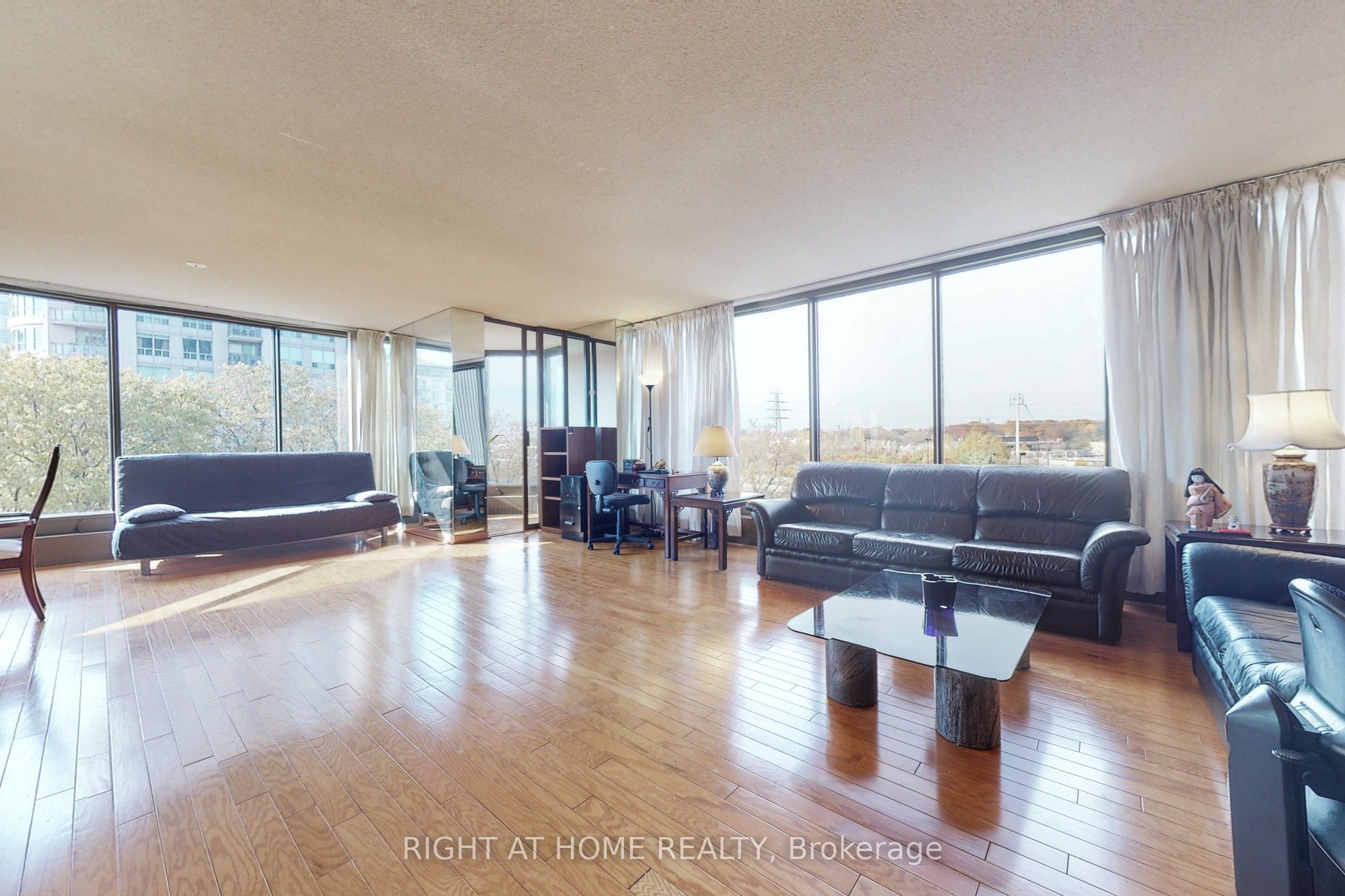 2045 Lake Shore Boulevard W 507 Property Photo 30