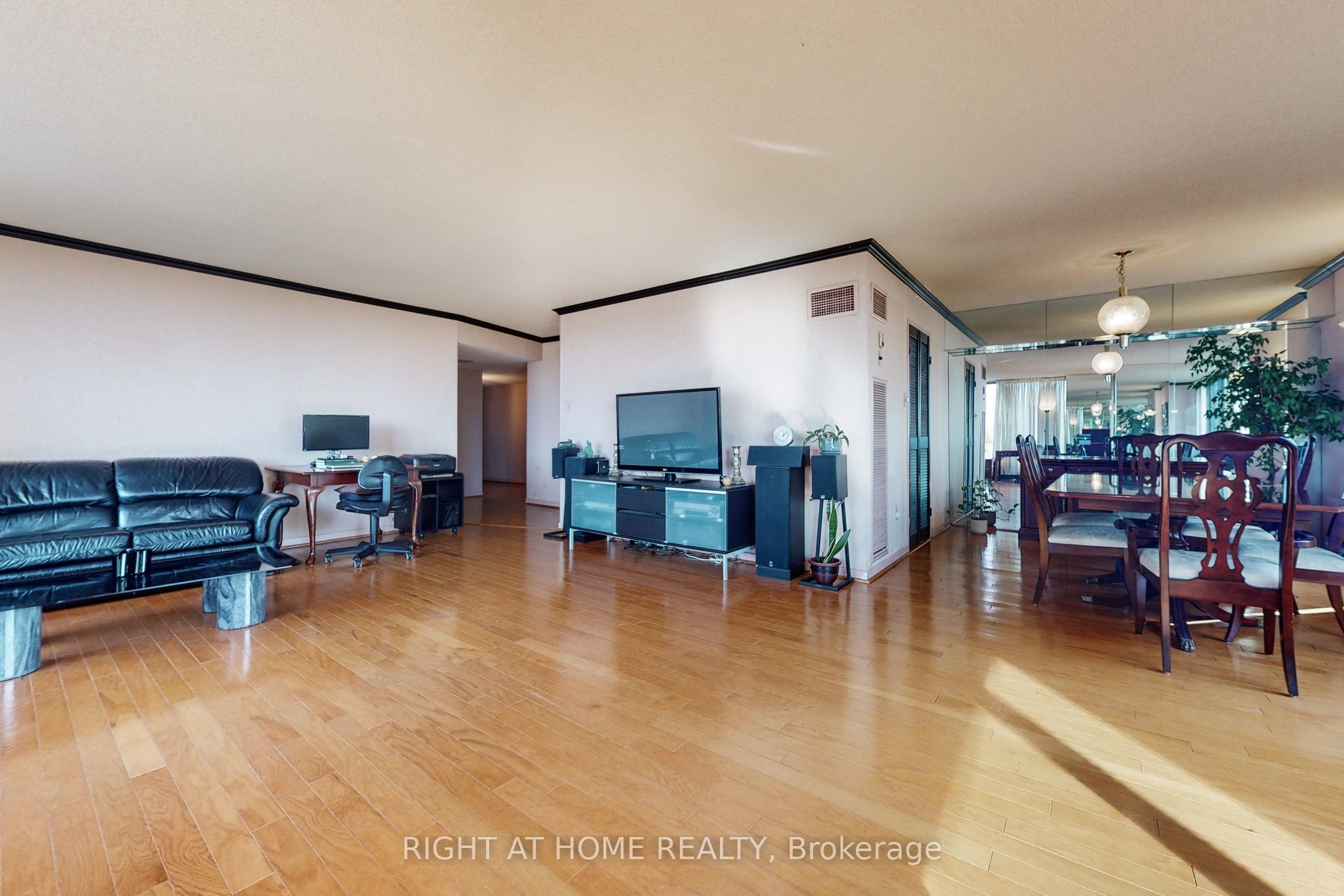 2045 Lake Shore Boulevard W 507 Property Photo 34
