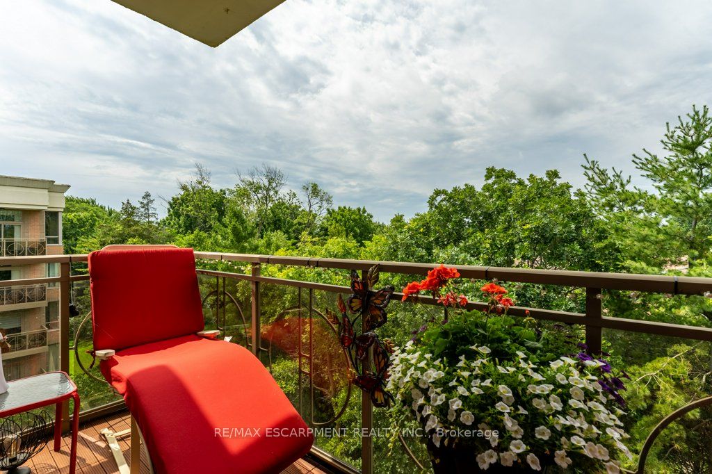 #2511 - 100 Burloak Drive Property Photo 24
