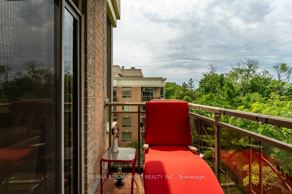 #2511 - 100 Burloak Drive Property Photo 25