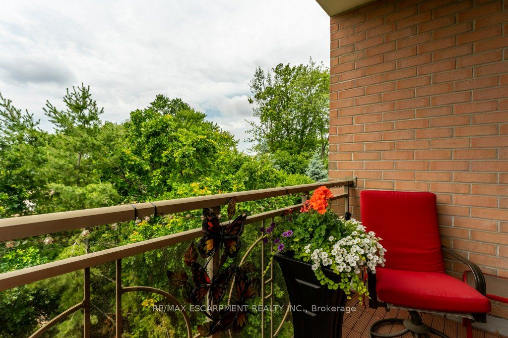 #2511 - 100 Burloak Drive Property Photo 26