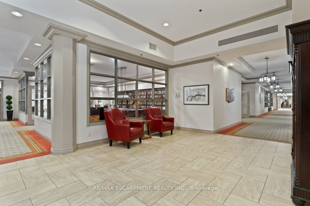 #2511 - 100 Burloak Drive Property Photo 27