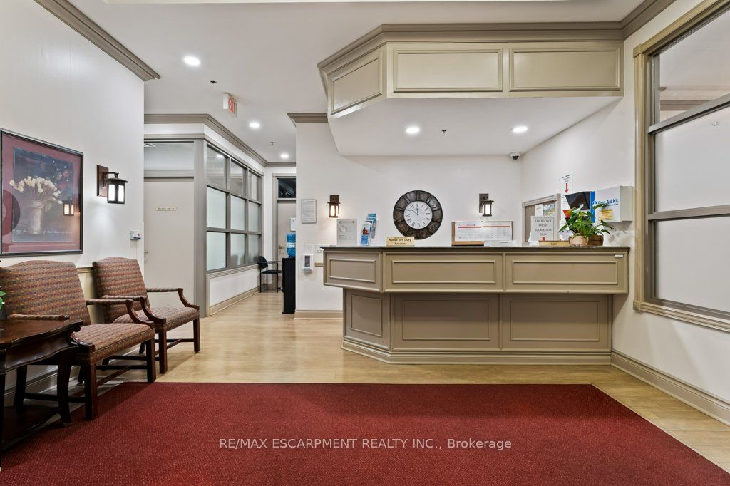 #2511 - 100 Burloak Drive Property Photo 28
