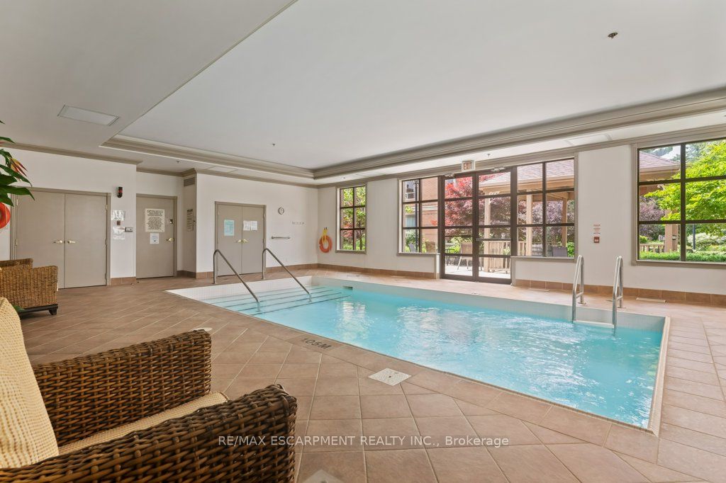 #2511 - 100 Burloak Drive Property Photo 33