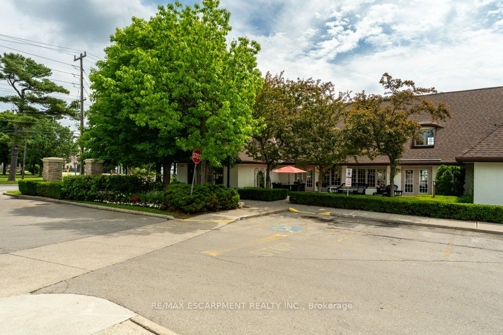 #2511 - 100 Burloak Drive Property Photo 36
