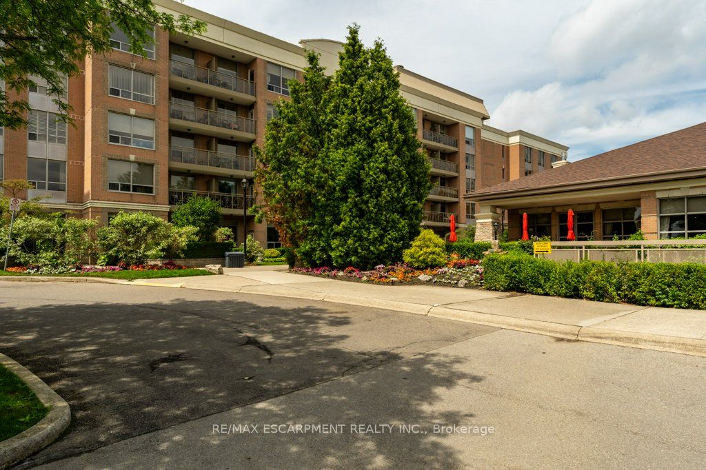 #2511 - 100 Burloak Drive Property Photo 37