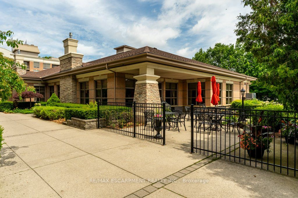 #2511 - 100 Burloak Drive Property Photo 40