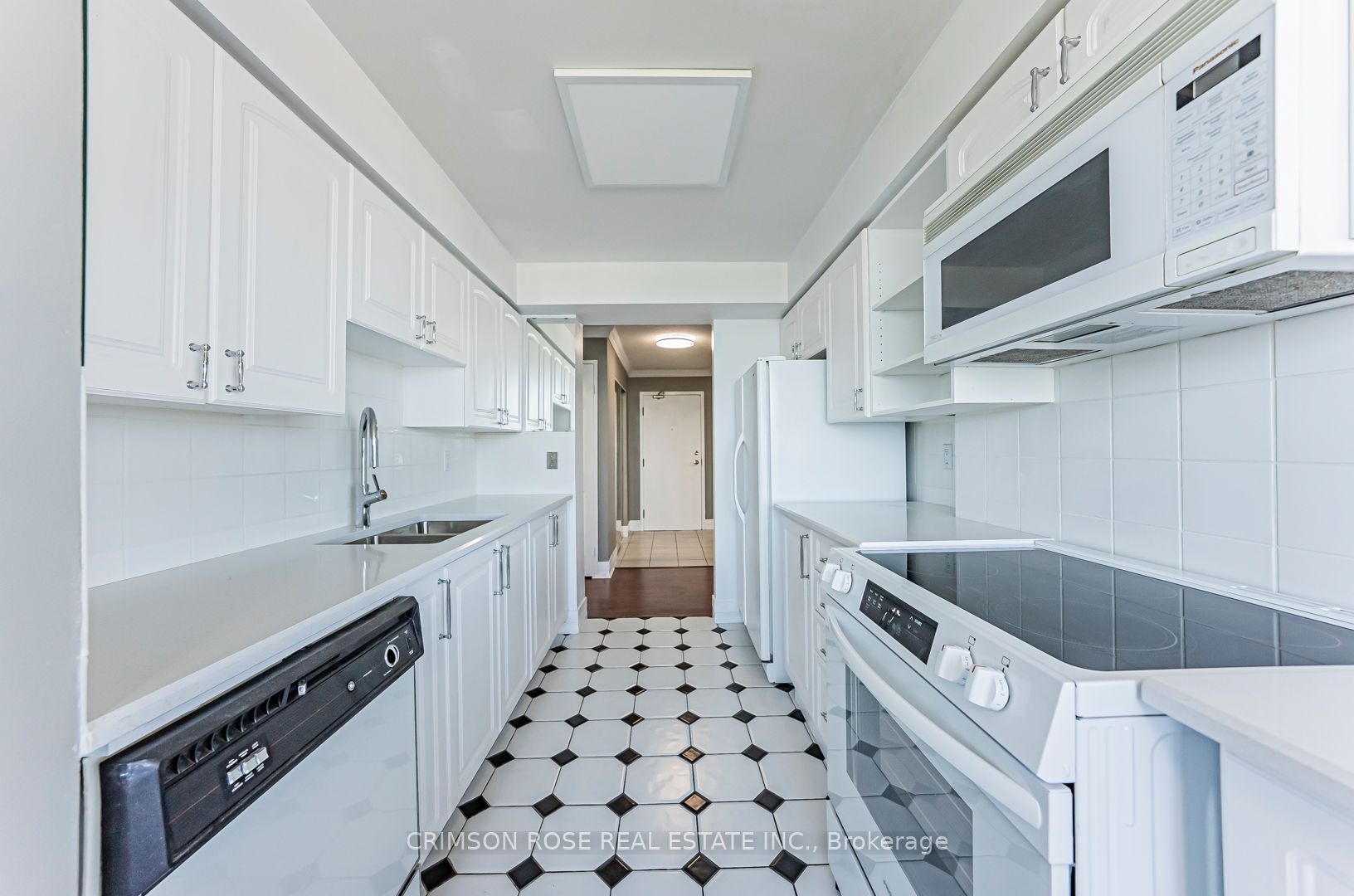 #1609 - 400 Webb Drive Property Photo 8
