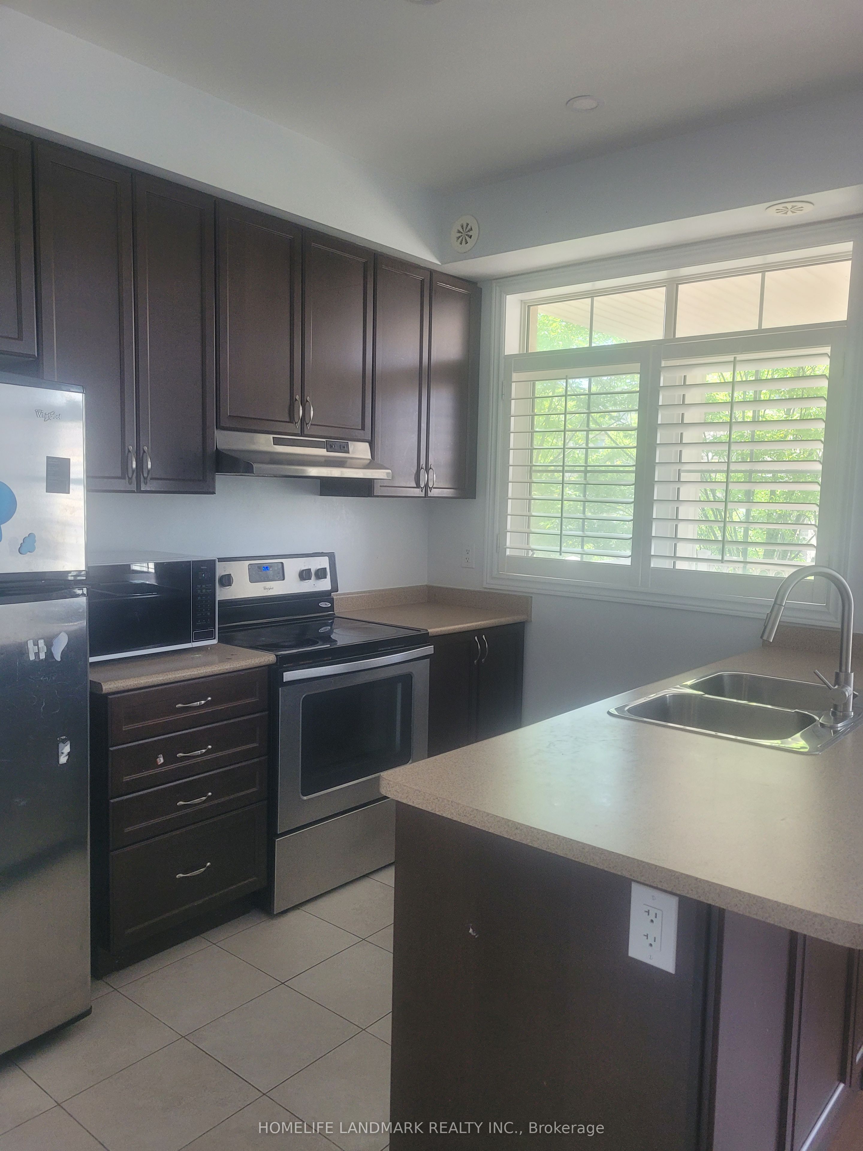 #82 - 2435 Greenwich Drive Property Photo 9