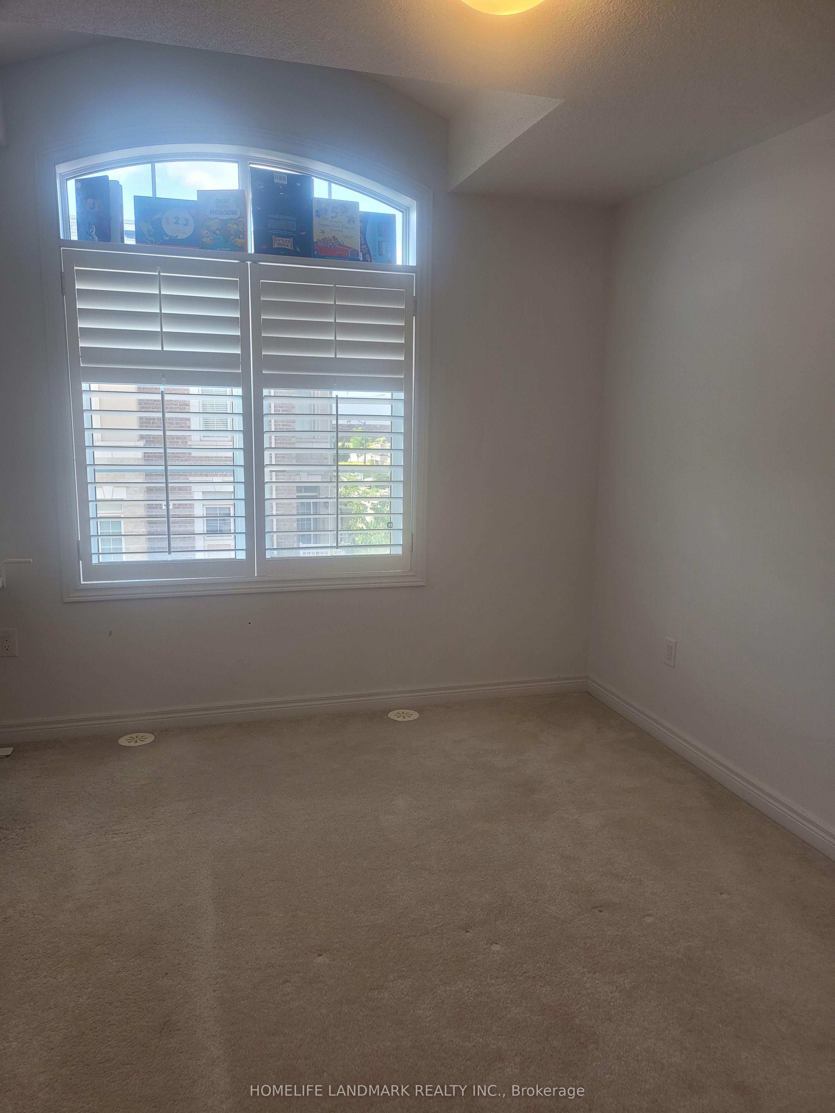 #82 - 2435 Greenwich Drive Property Photo 13